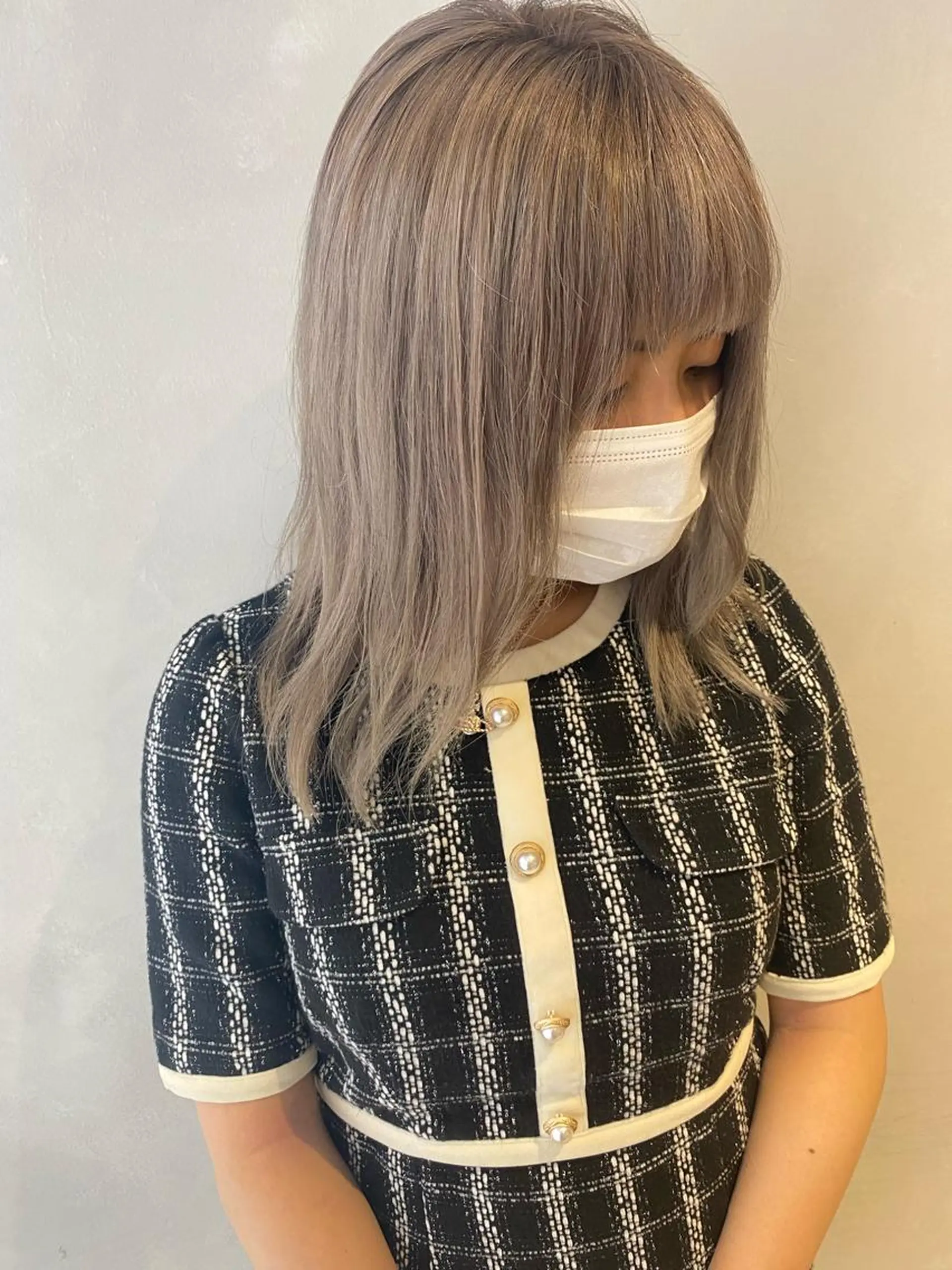 セミロング カラー nishido ハイライト/パーマのヘアスタイル