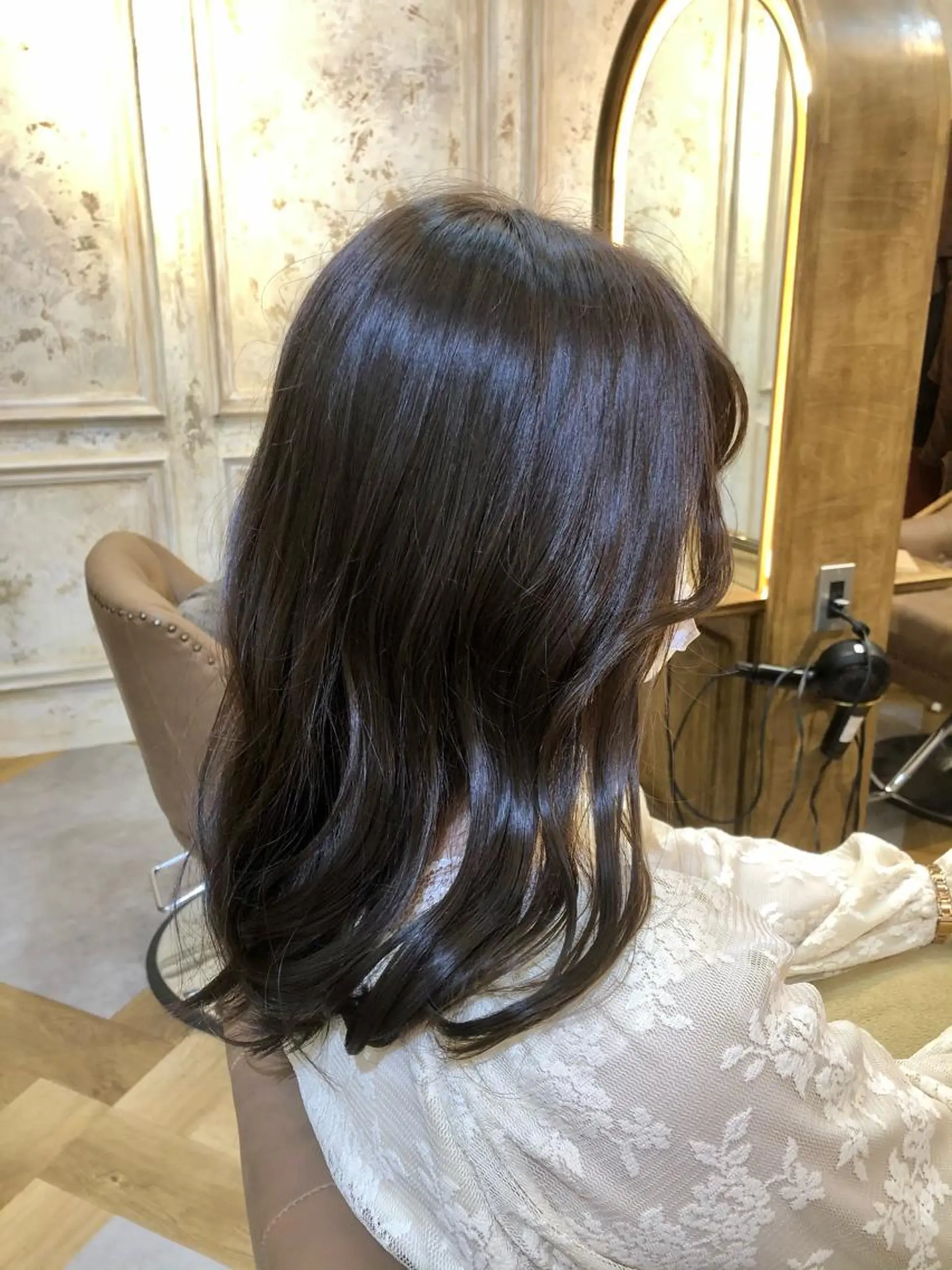 セミロング カラー ベージュカラー 透明感カラー オリーブベージュ セン北徒歩５分 キシタクのヘアスタイル