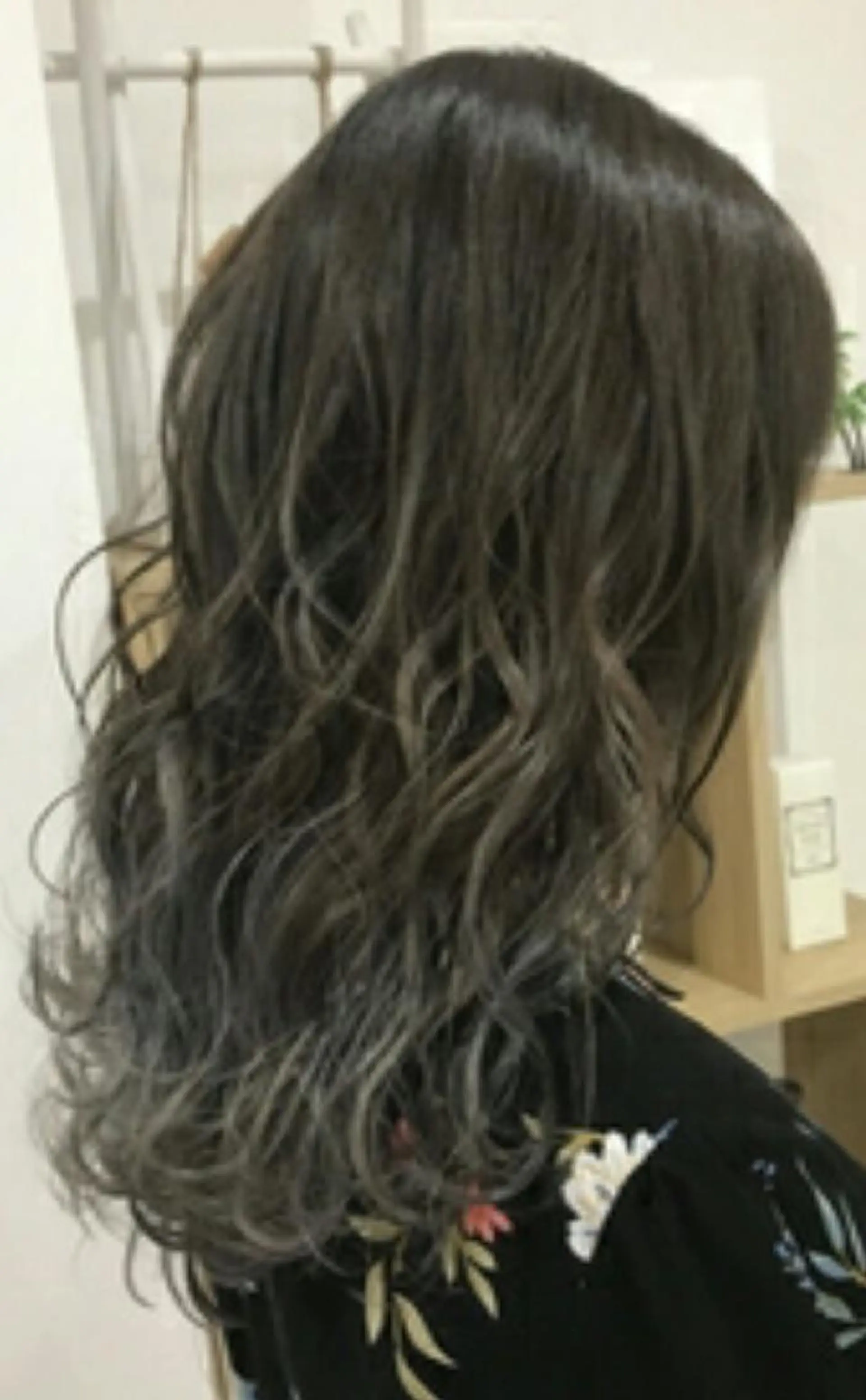 セミロング アッシュ ハイライト ヘアカラー 長田 広樹のヘアスタイル