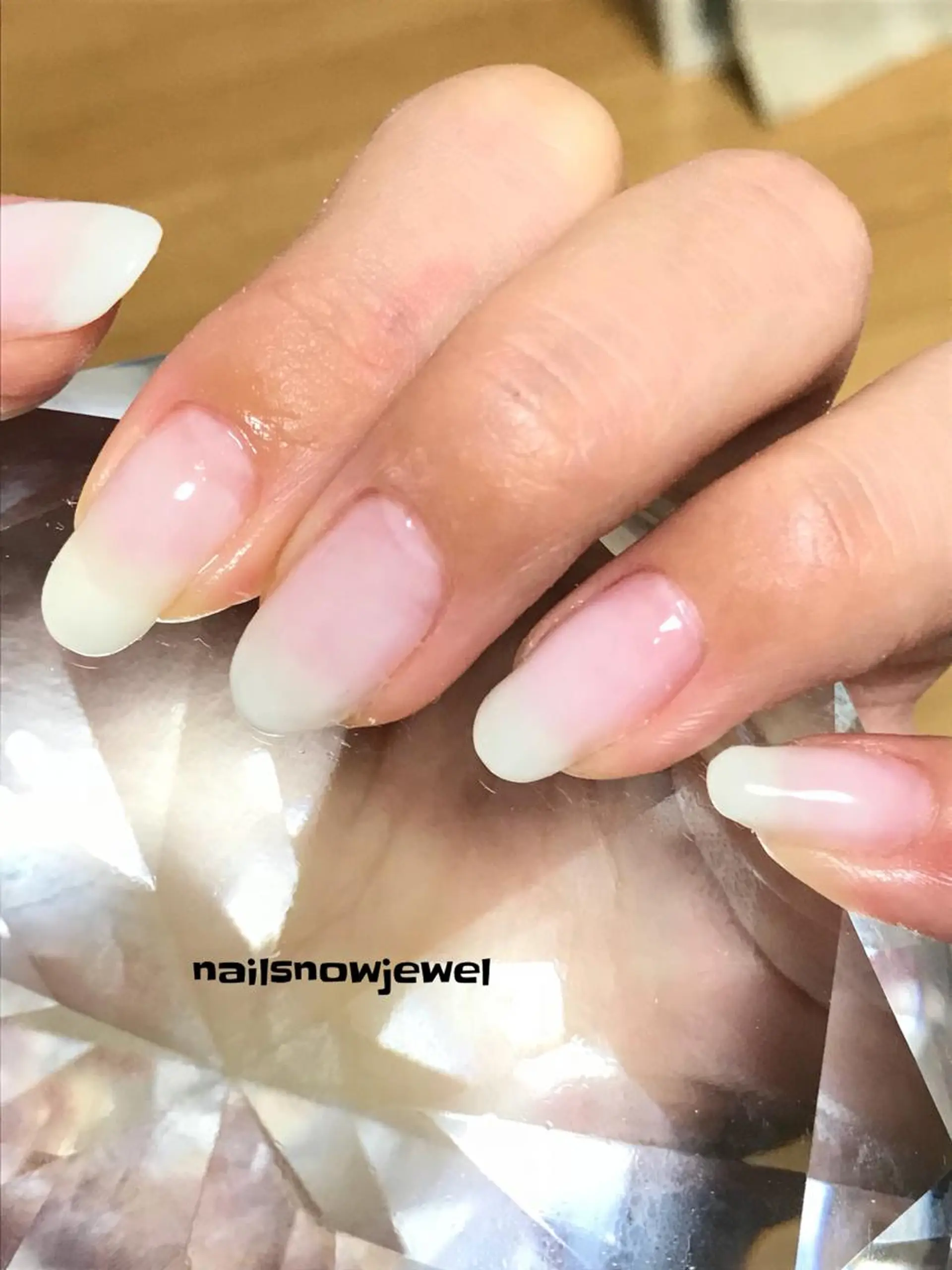 ネイル グラデーション ホワイト nail snowjewelのネイルデザイン