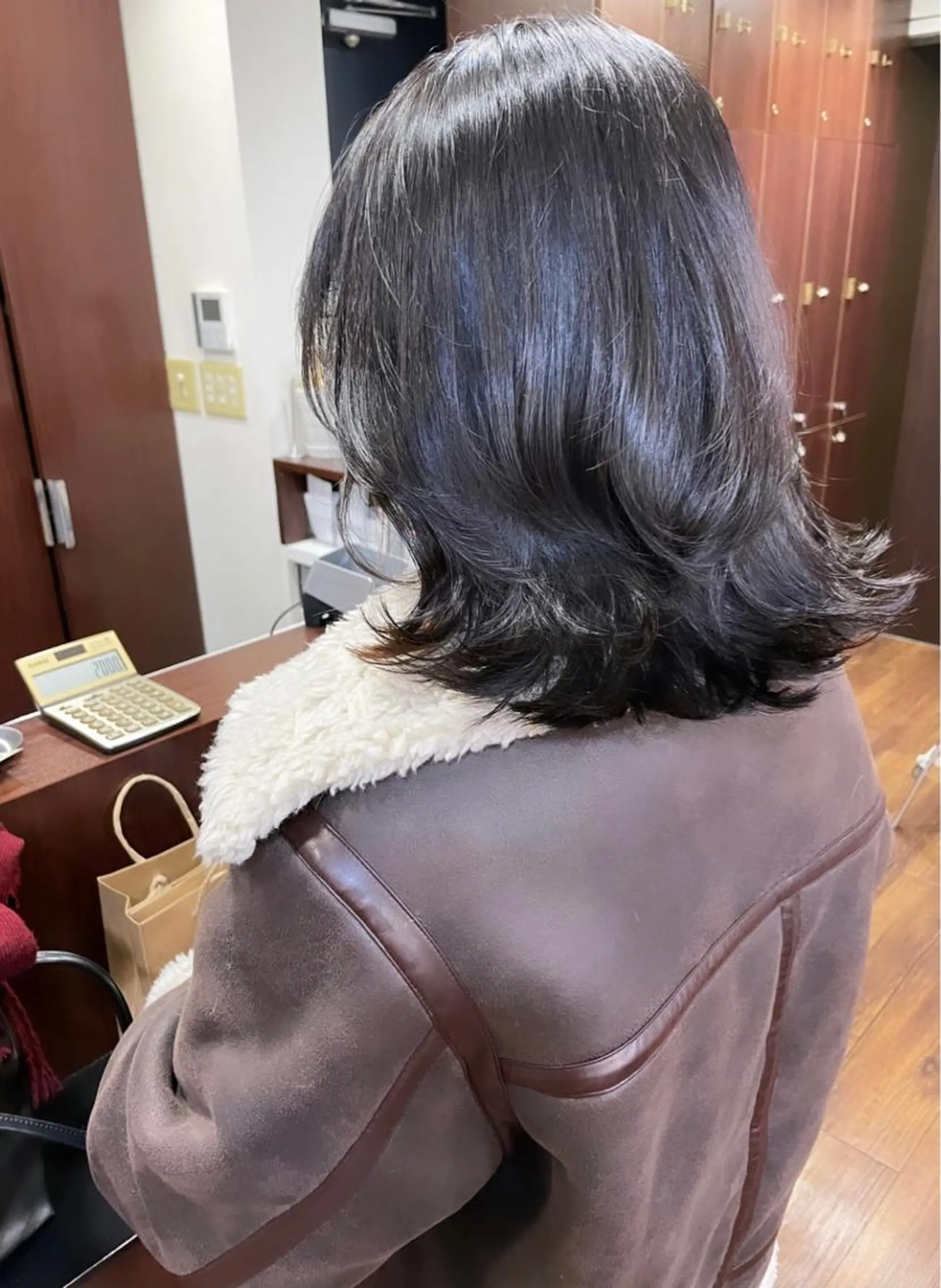 ミディアム レイヤーカット、 大人可愛い　中村美羅のヘアスタイル