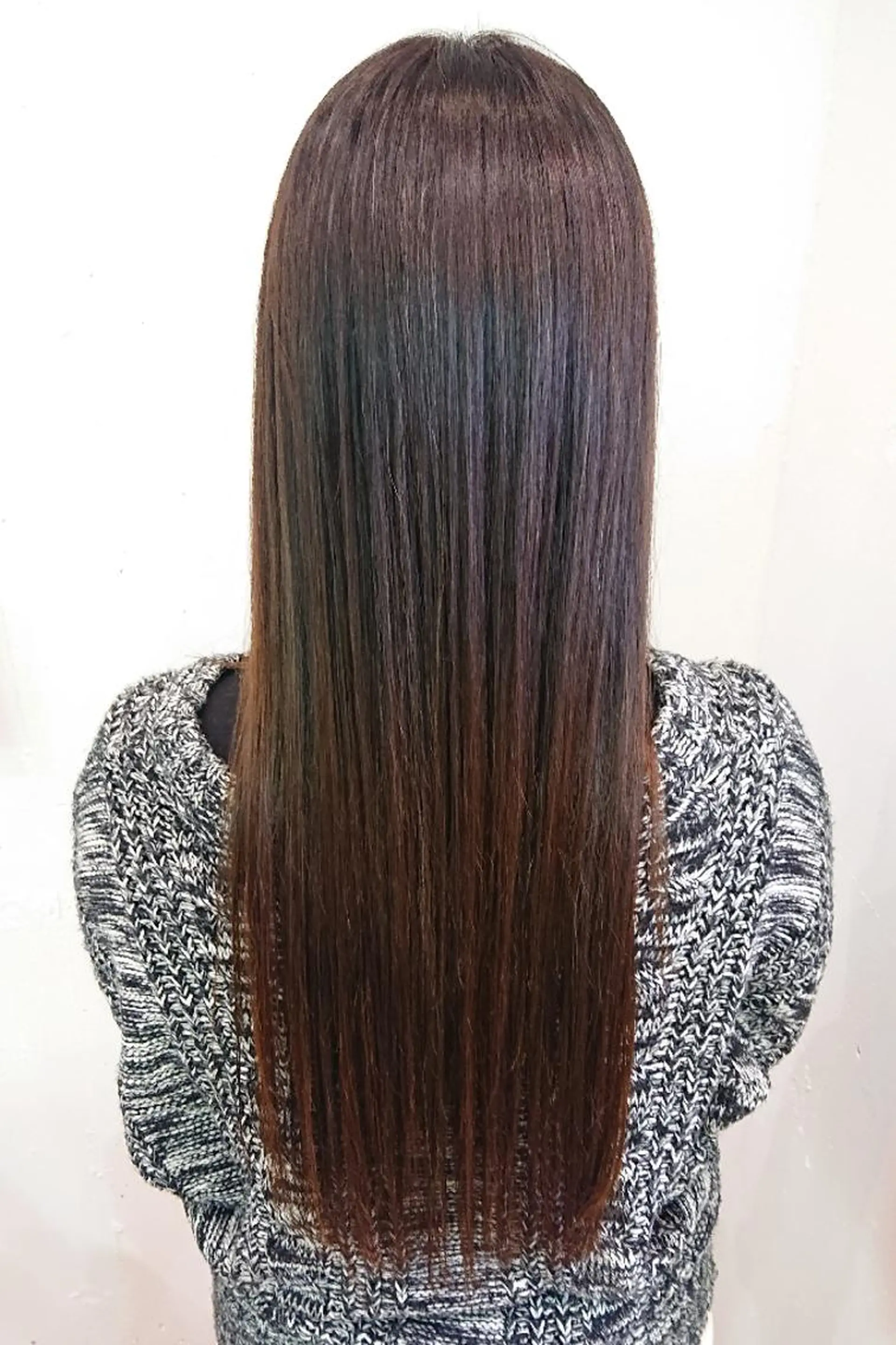 ロング カラー 山口 彩海のヘアスタイル