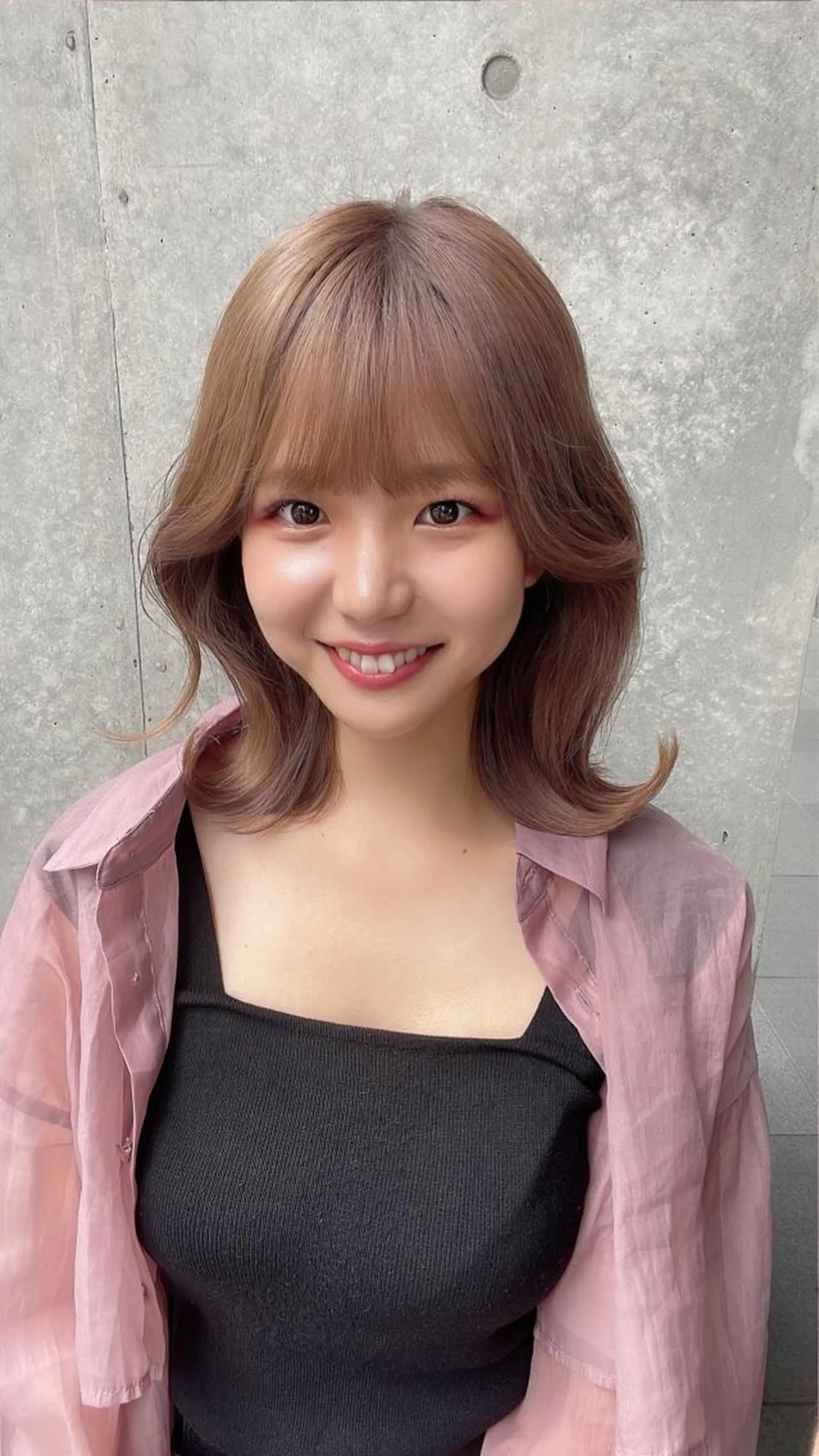 ミディアム カラー アディクシーカラー ベージュカラー 透明感カラー イヤリングカラー グレージュ 顔周り特化/韓国ヘア /レイヤー/吉野幸大のヘアスタイル