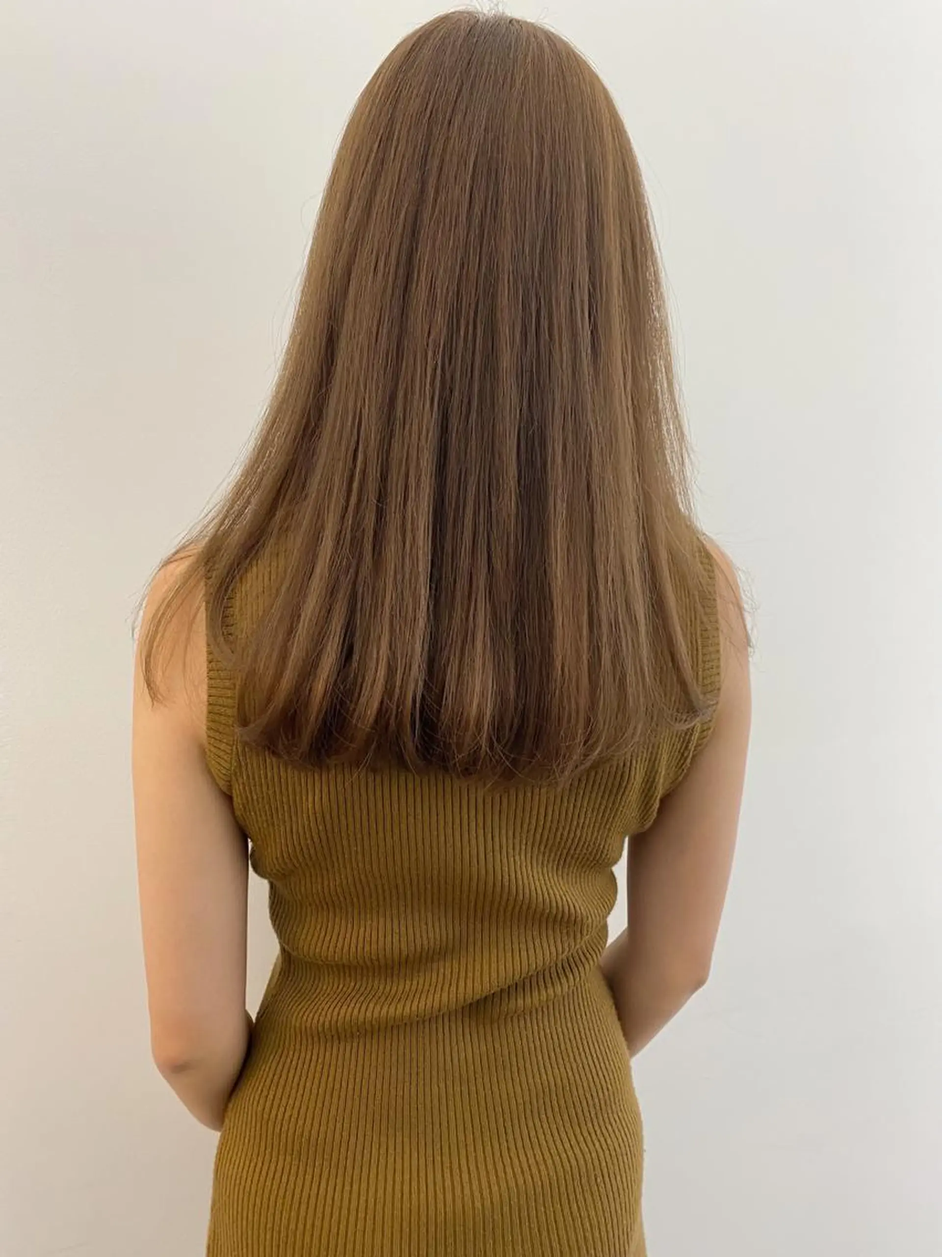 セミロング カラー ベージュカラー 大石 沙季のヘアスタイル