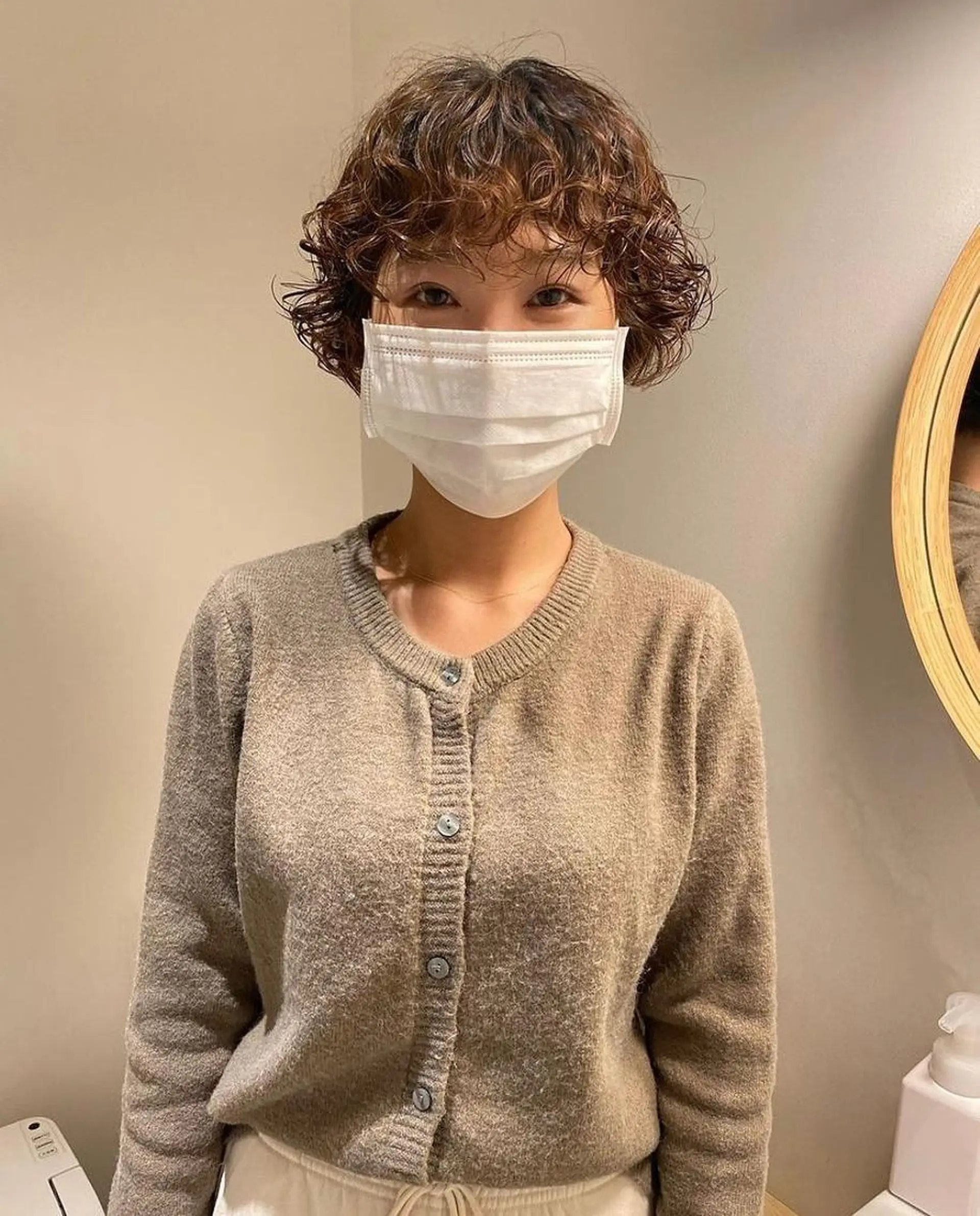 ショート パーマ 津葉井 麗奈のヘアスタイル