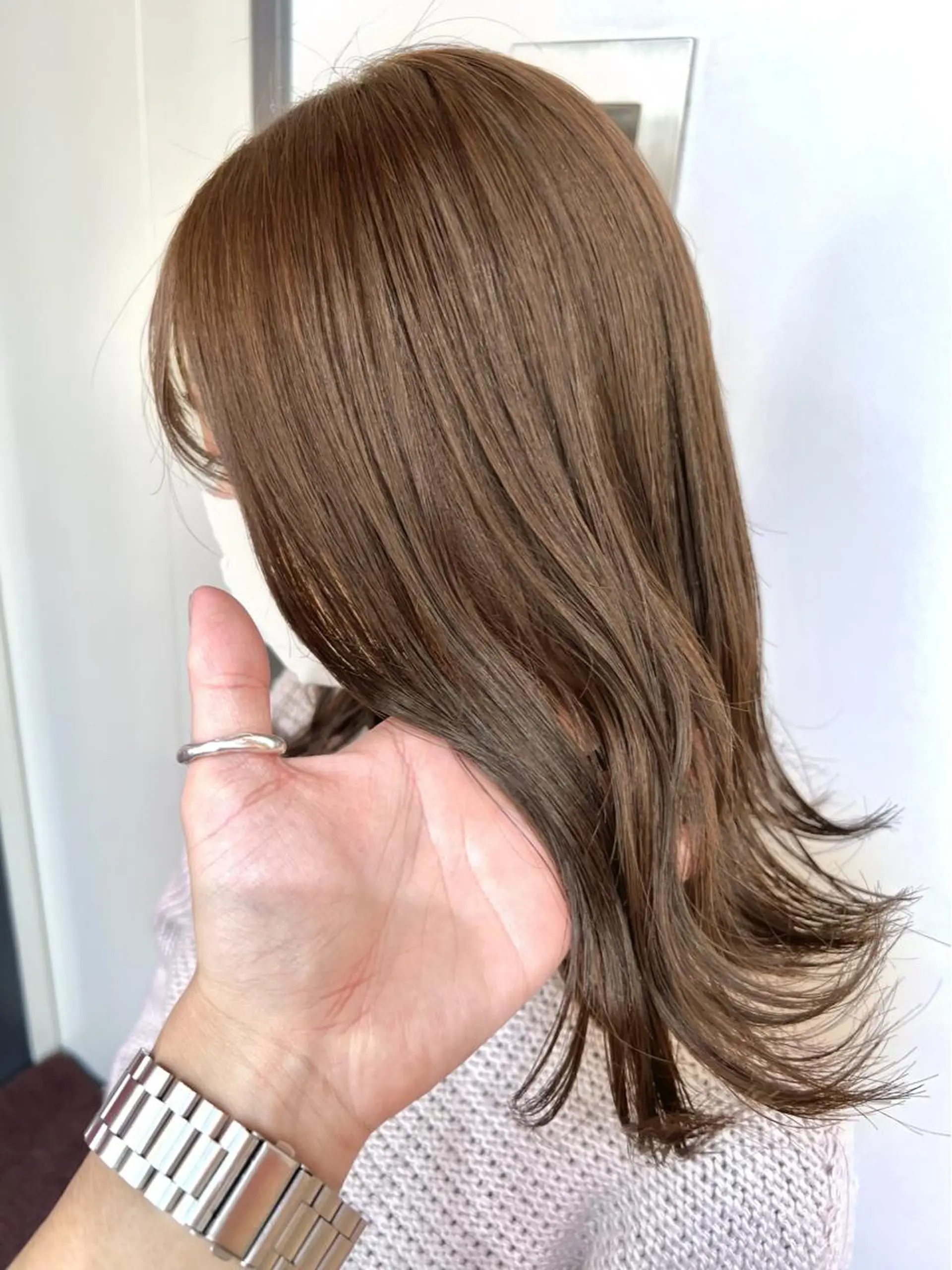 セミロング カット ヘアカラー 三輪 恭平のヘアスタイル