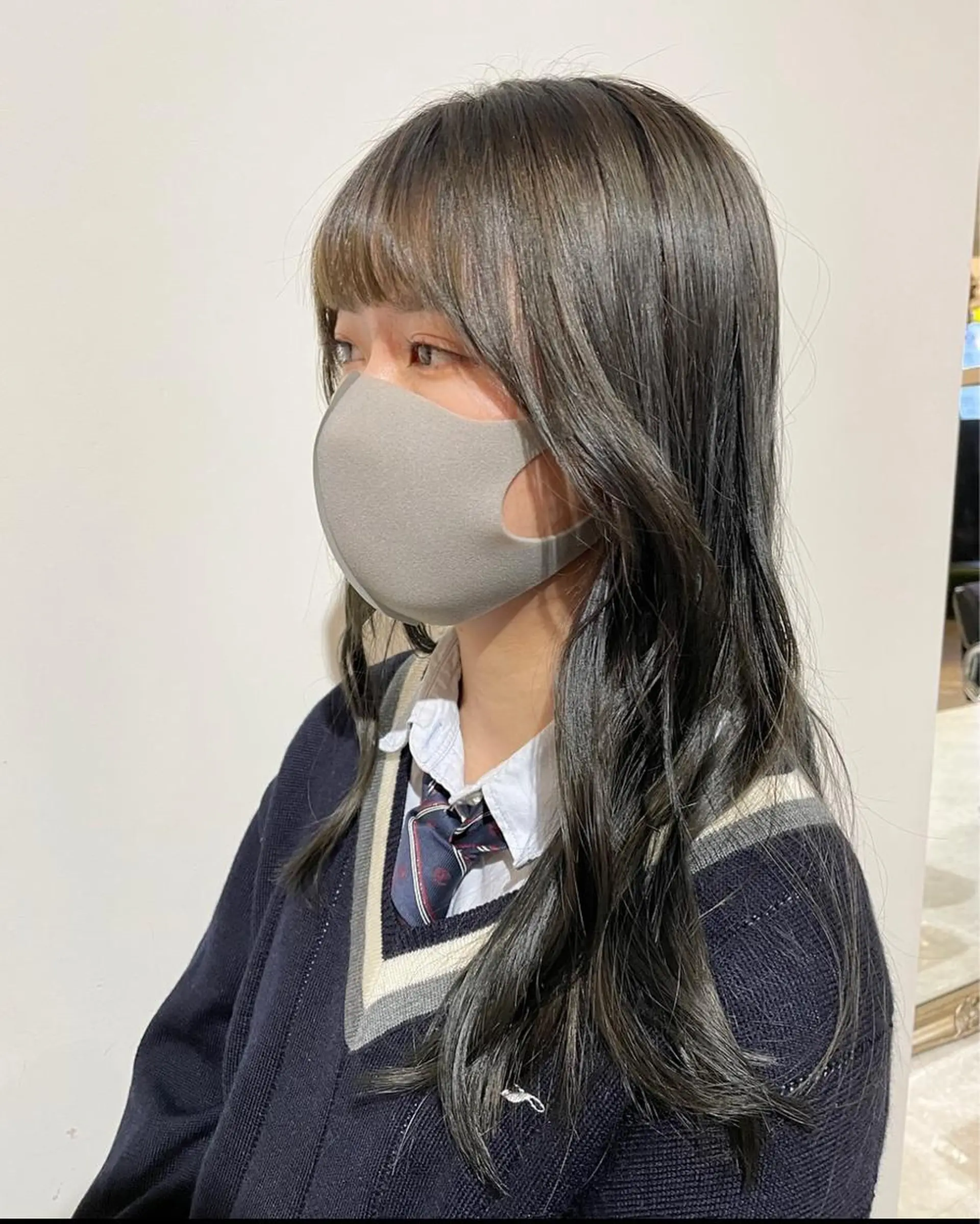 ロング カラー ヘアアレンジ アッシュ アッシュグレー ブリーチ bloom yumaのヘアスタイル