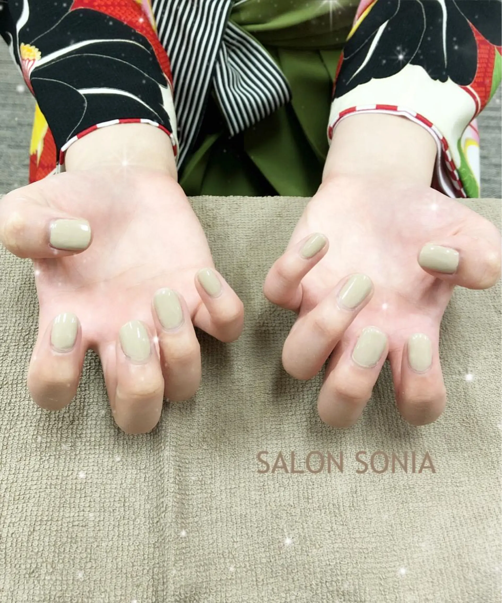 ネイル 卒業式 小顔・毛穴・たるみ ネイル　似内真樹のエステ・リラクイメージ