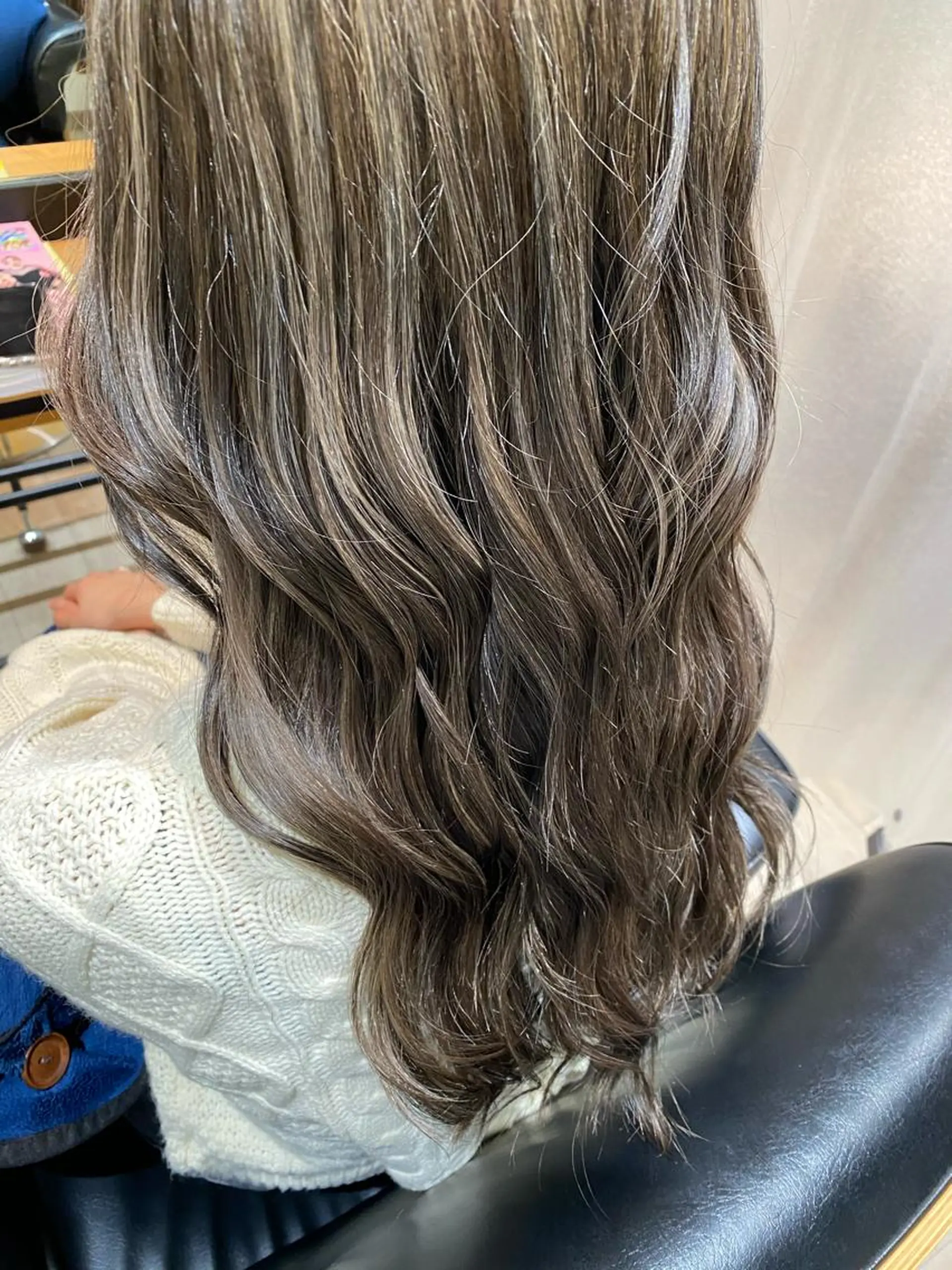 カラー ハイライトカラー 中村 莉子のヘアスタイル