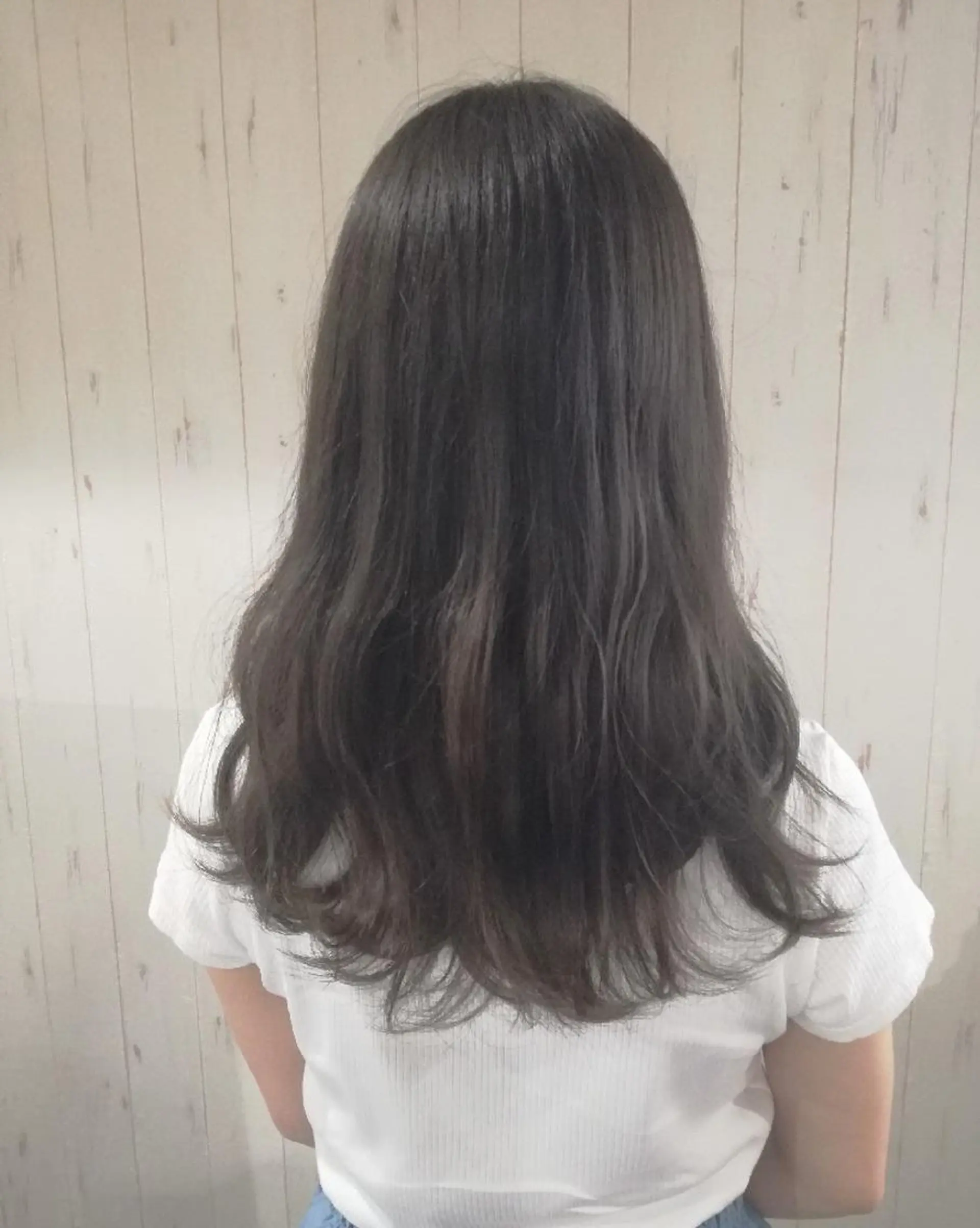 セミロング カラー アッシュ アッシュグレー 透明感カラー 西川 敏夫のヘアスタイル