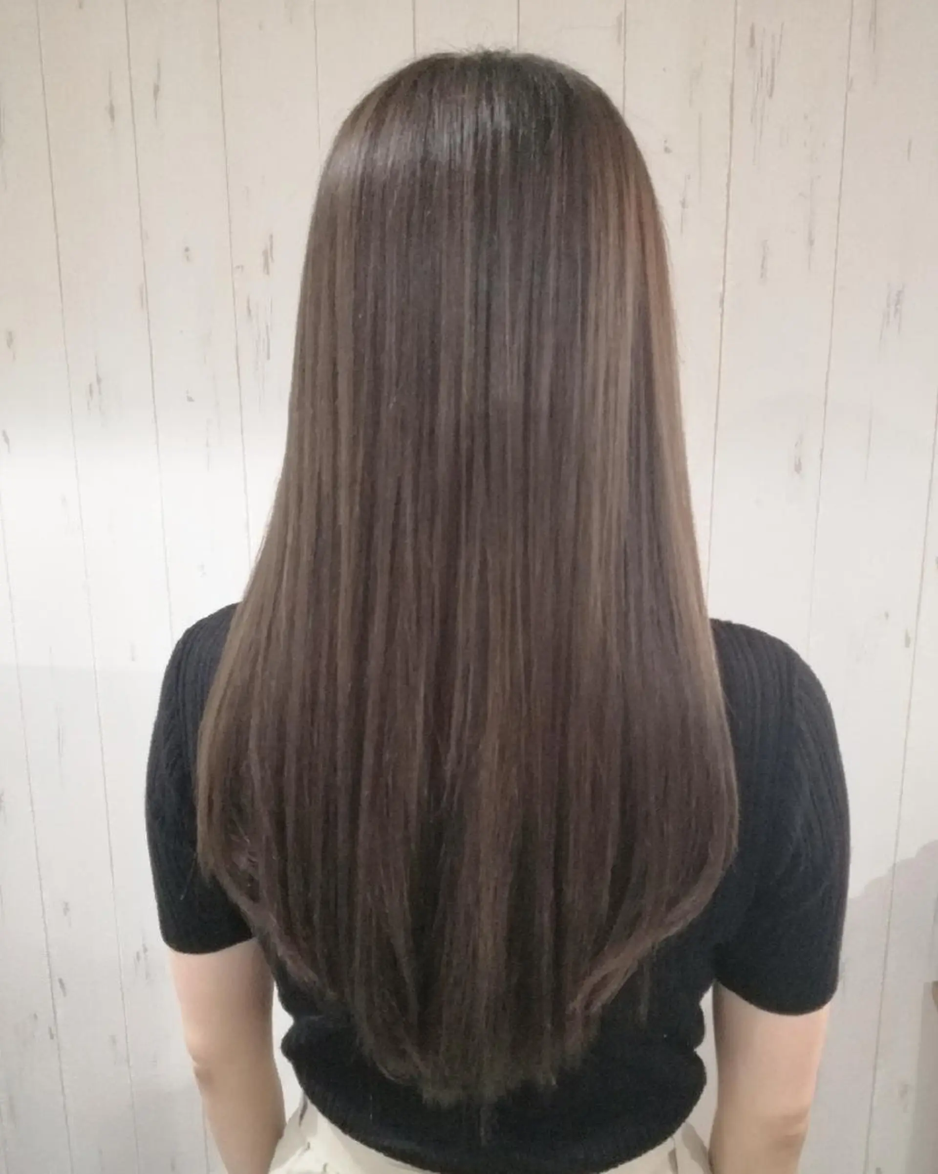 ロング カラー ベージュカラー カット ヘアカラー 西川 敏夫のヘアスタイル