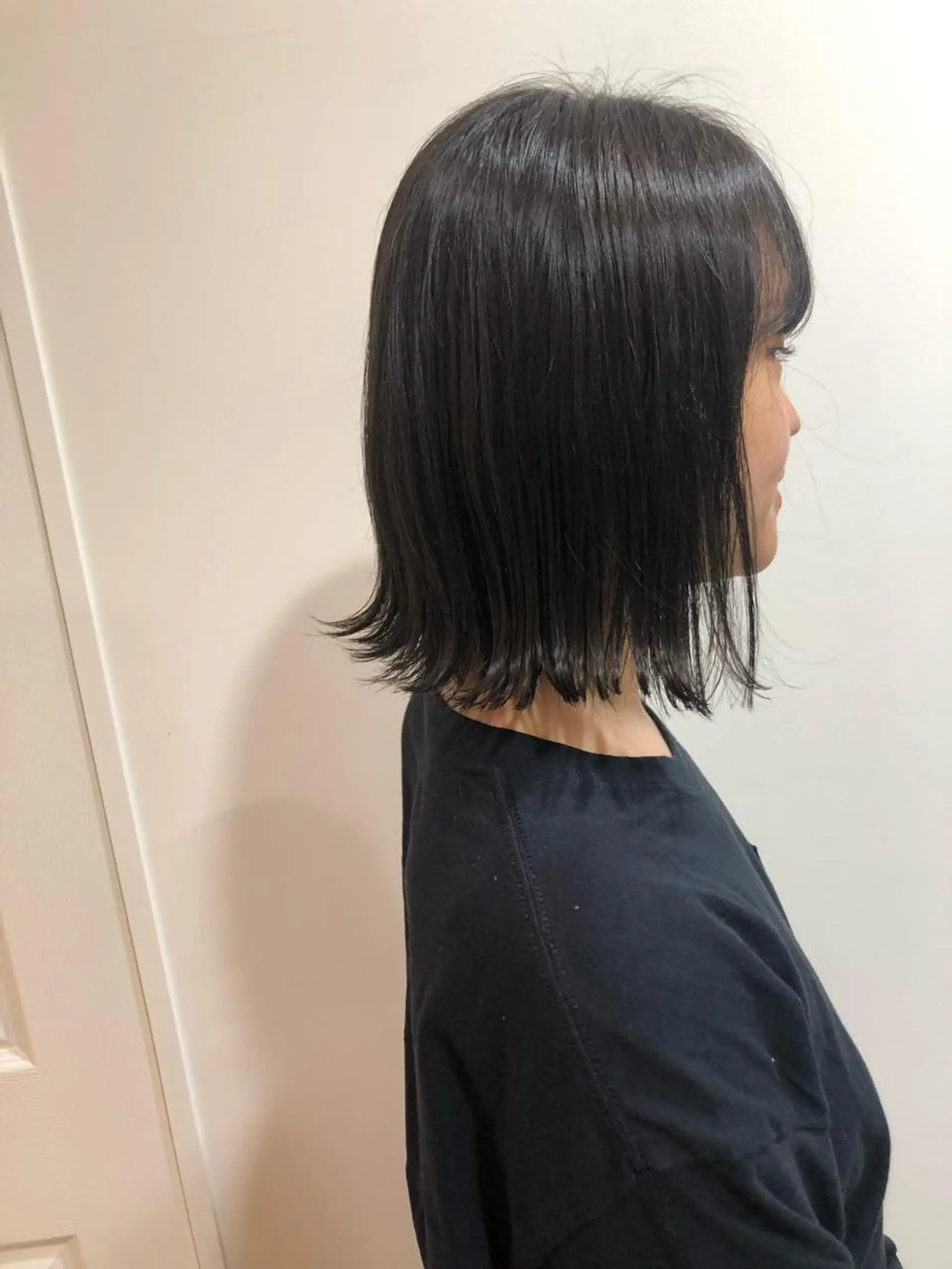 ミディアム カラー カット ヘアカラー トリートメント MIOベージュカラー 柔らかいカラーのヘアスタイル