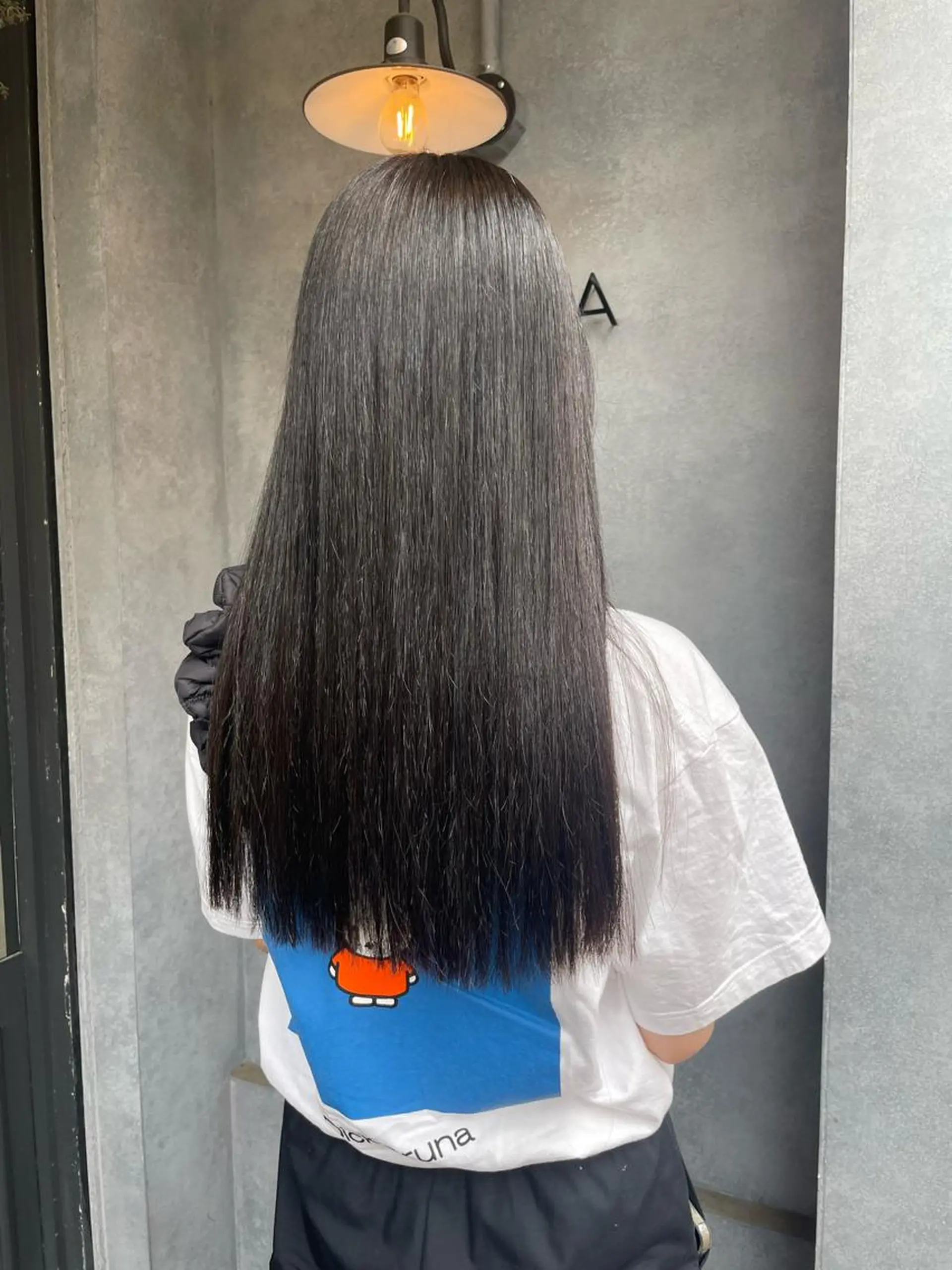 ロング カット 縮毛矯正 N°　jillva 腰山 菜々美のヘアスタイル