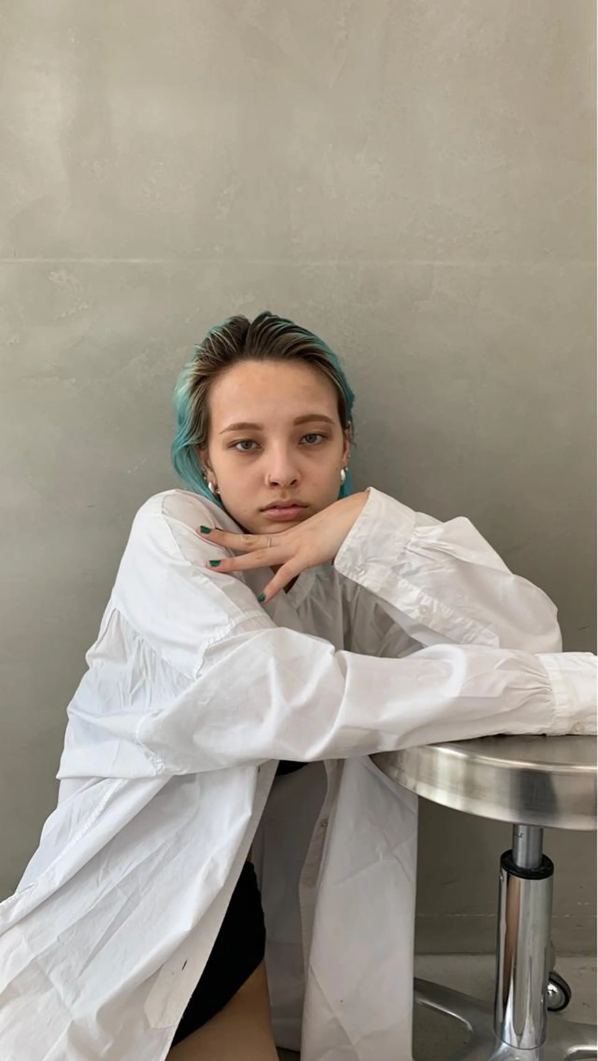 ミディアム カラー レイヤーカット NERO加藤木麻彩のヘアスタイル