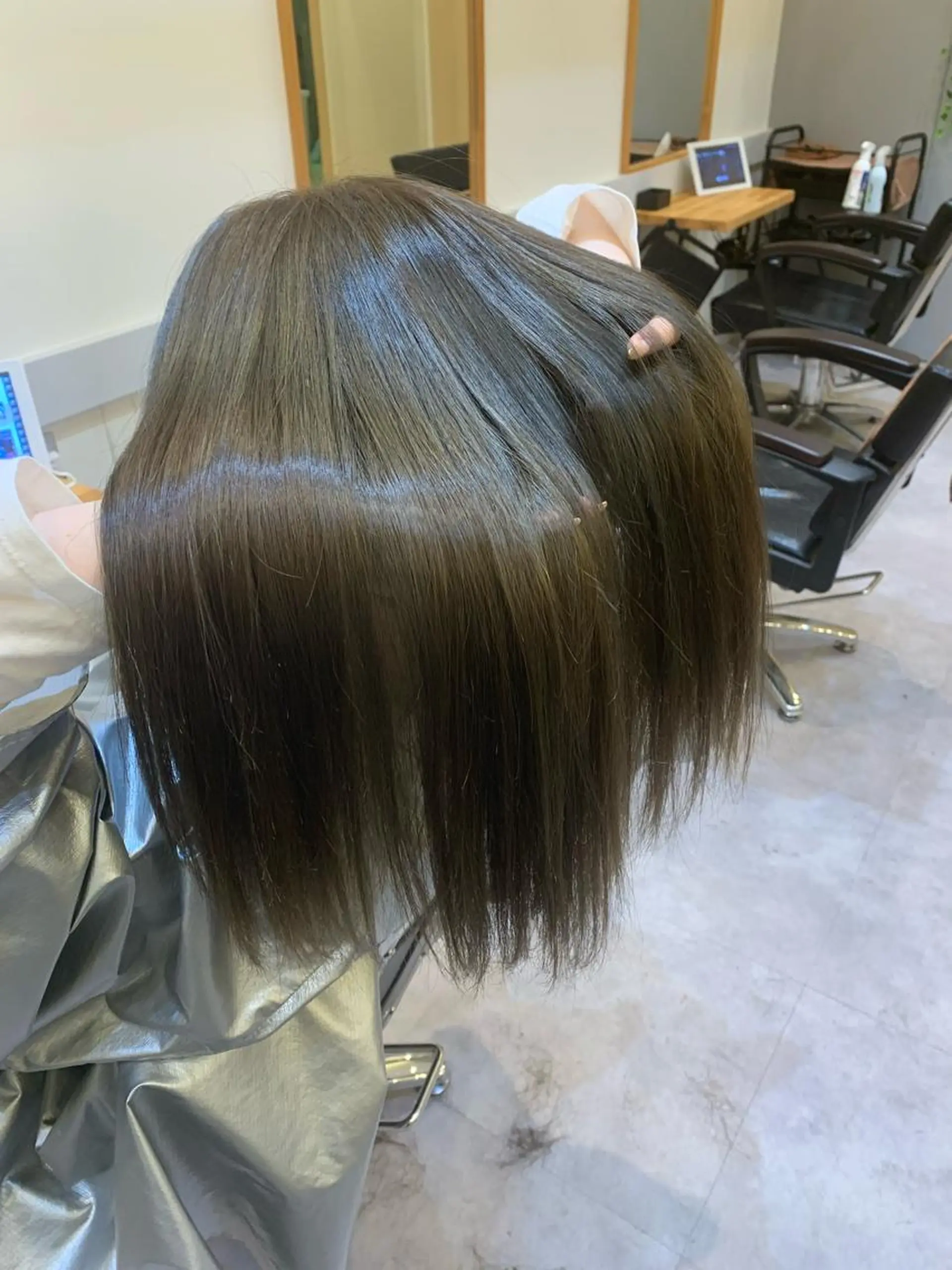 セミロング カラー 透明感カラー グレージュ オリーブグレージュ オリーブグレー ヘアカラー トリートメント 尾曲 晃直のヘアスタイル