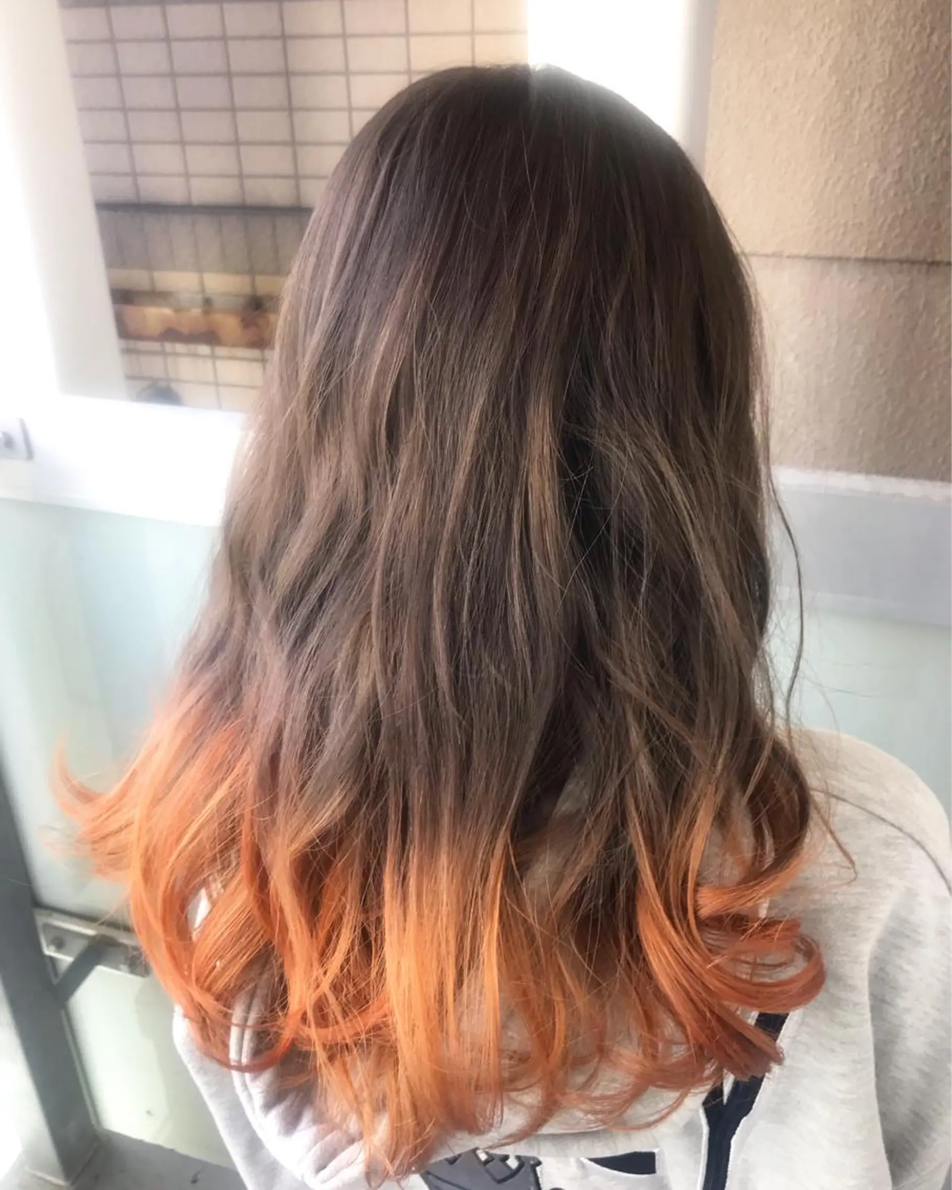 ロング カラー 岩谷/ブリーチ 🪽透明感カラーのヘアスタイル