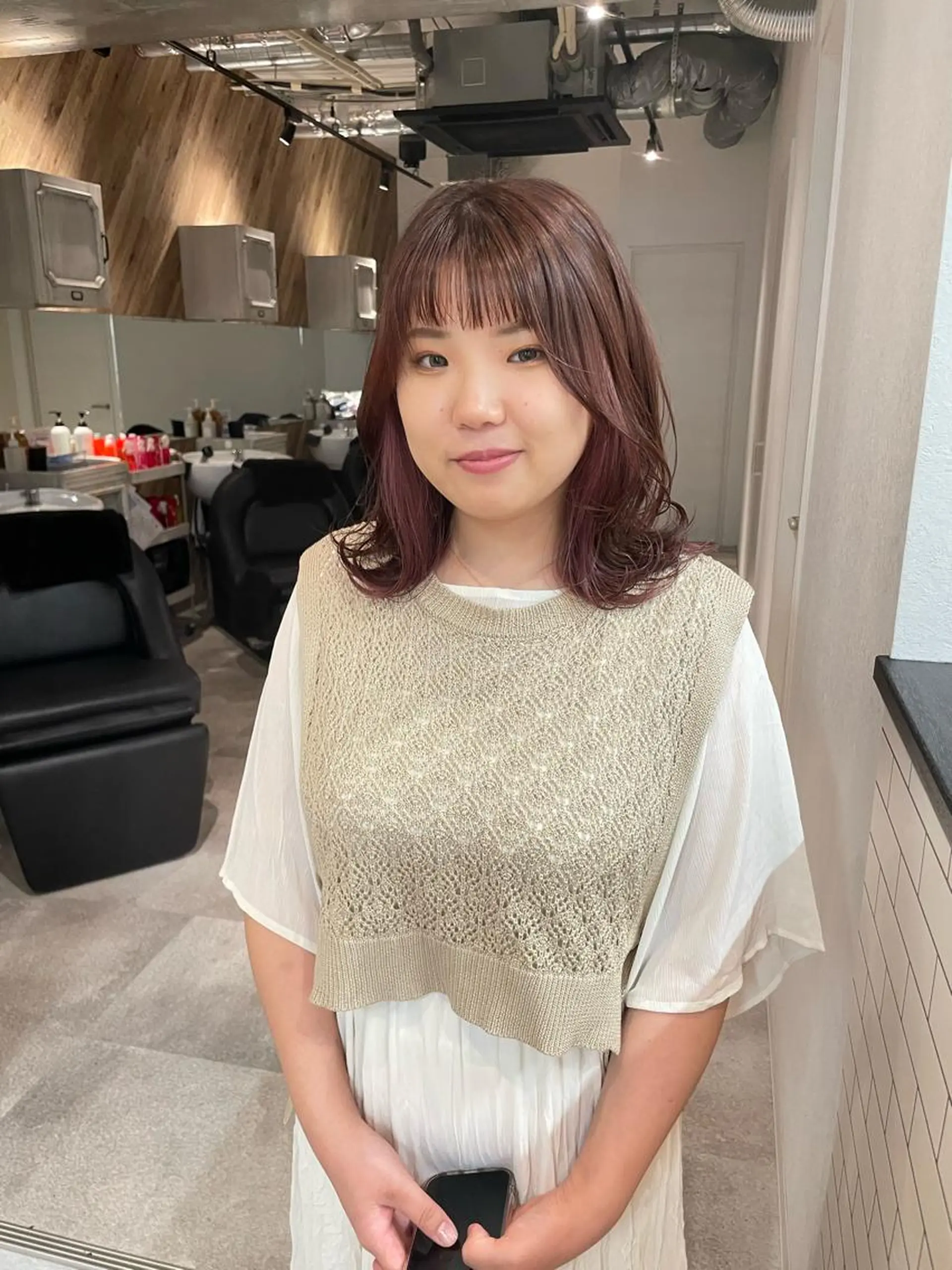 ミディアム カラー ブリーチ ブラウンカラー ピンクカラー ピンクブラウン 顔周りカット カット ヘアカラー 久保田 千尋のヘアスタイル