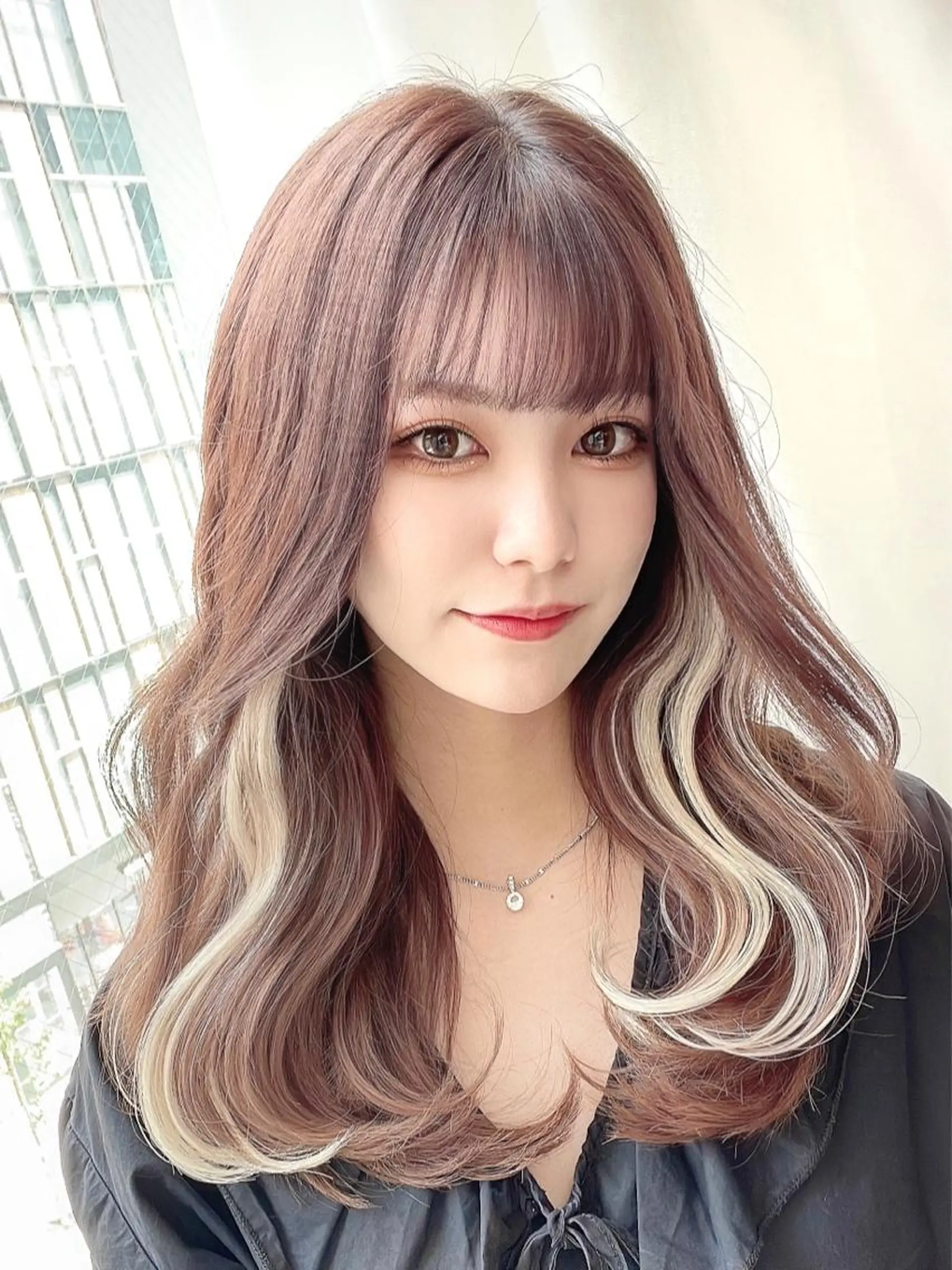 セミロング カラー くびれヘア ヨシンモリ 韓国風ヘア サイドバング 小顔カット 顔周り特化/韓国ヘア /レイヤー/吉野幸大のヘアスタイル