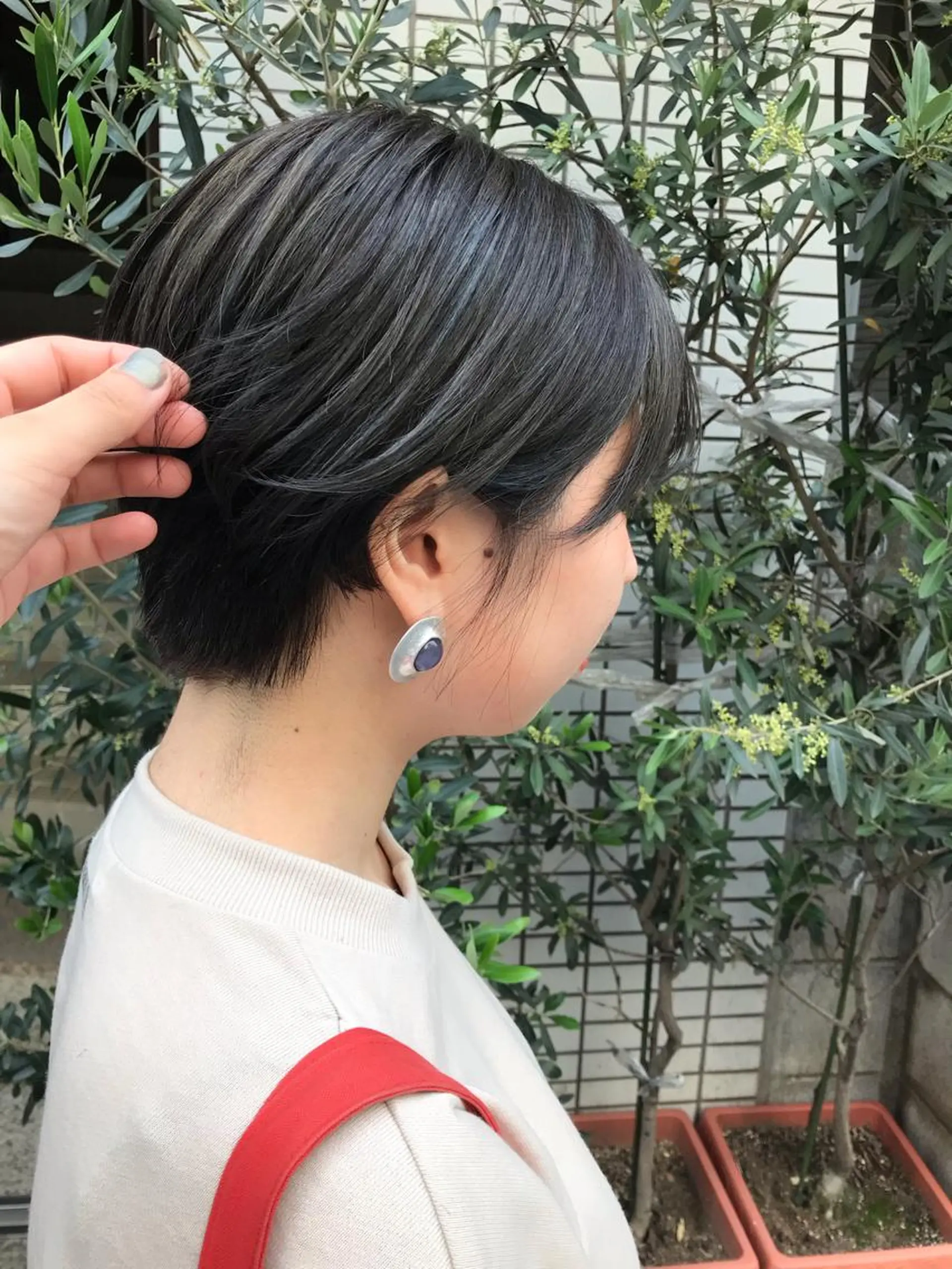 ショート カラー アッシュ 透明感カラー ダークアッシュ ハイライトカラー ハイライト 🫧透明感カラー/ ボブ/小笠原汐海🪽のヘアスタイル