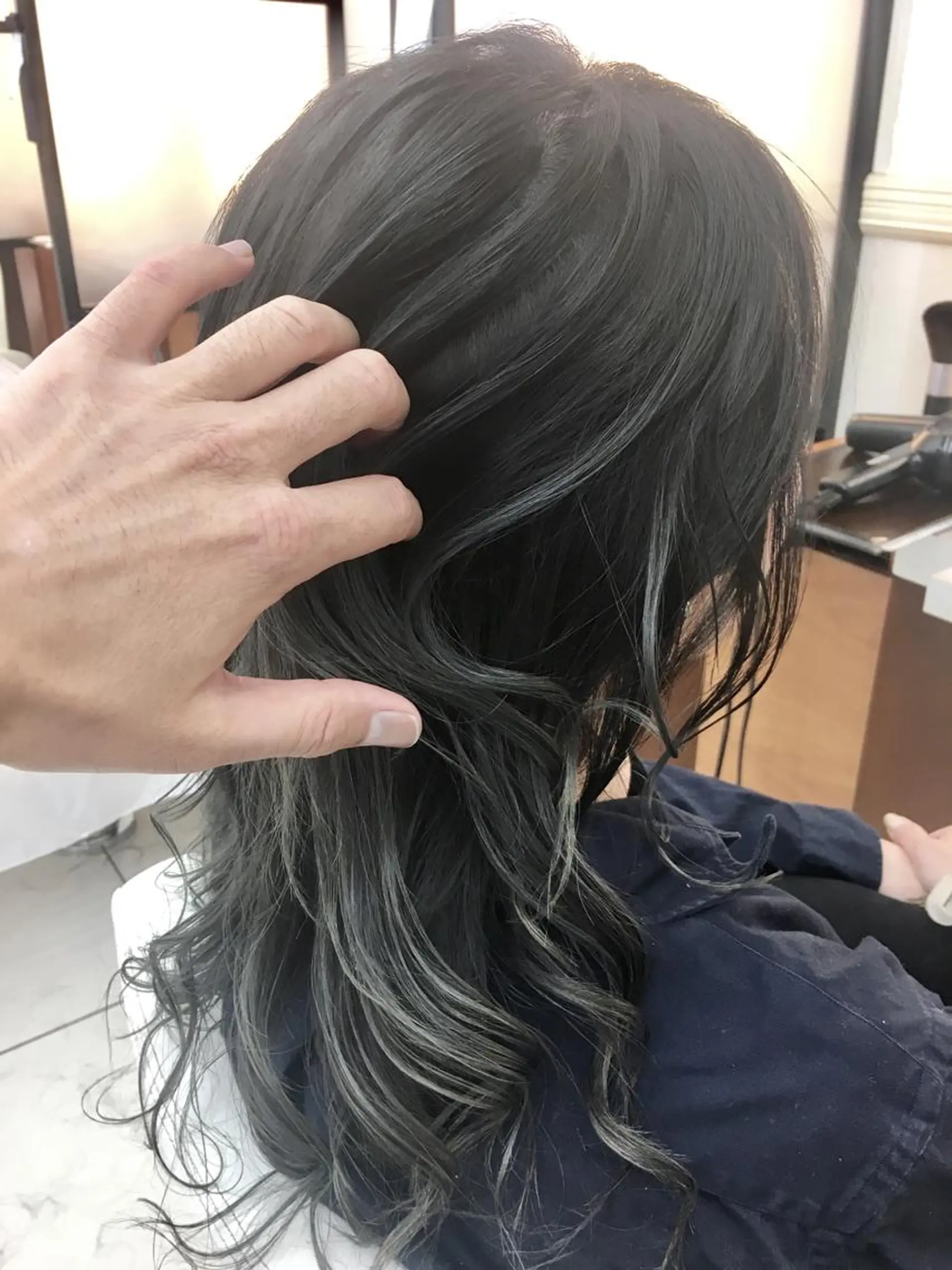 カラー バレイヤージュ ブルーカラー ブルージュ イルミナカラー カット ヘアカラー N° jillva ♦️川端裕司♦️のヘアスタイル
