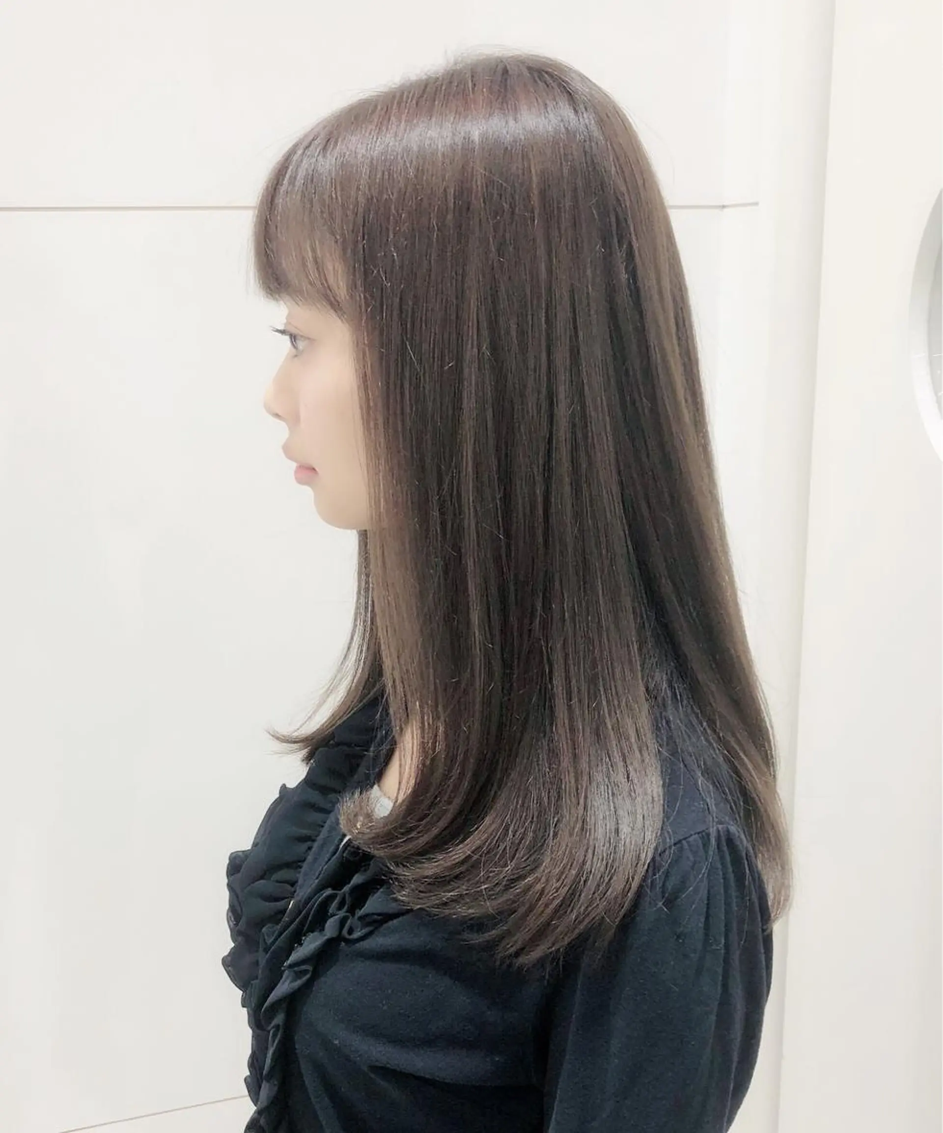 ロング パーマ ストレートパーマ 趙 英来のヘアスタイル