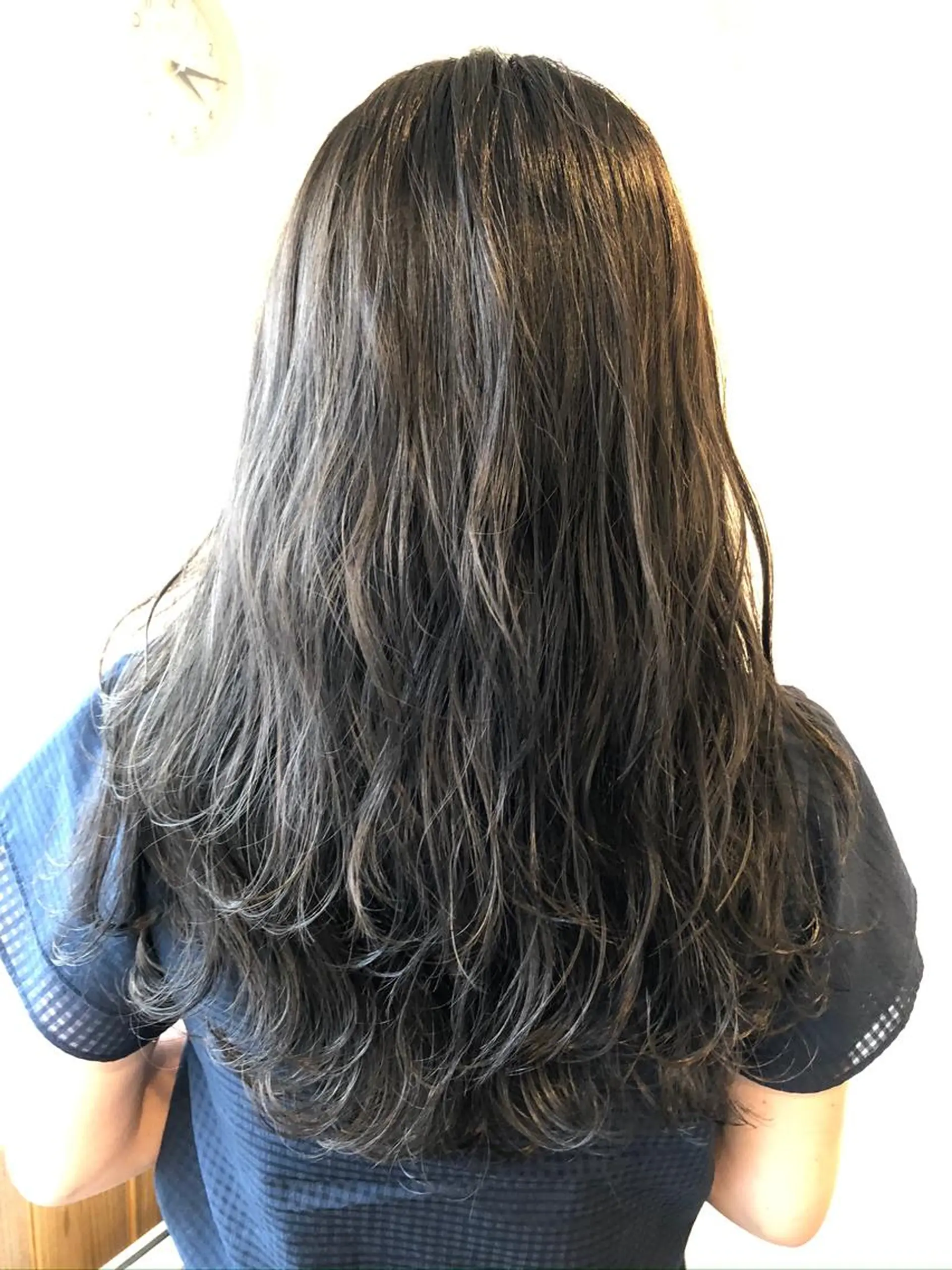 ロング カラー 透明感カラー グレージュ 舘野 太嘉宏のヘアスタイル