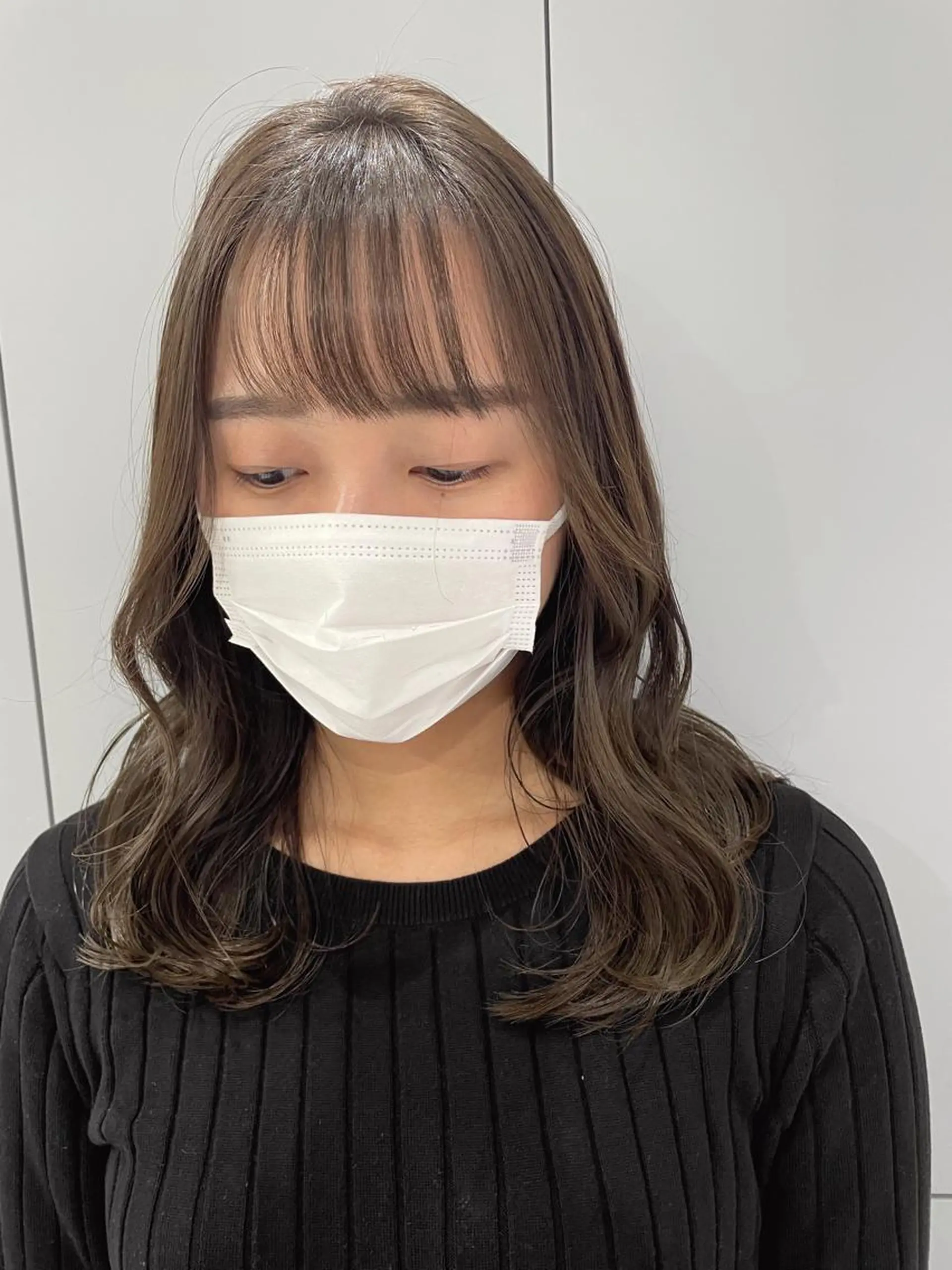 セミロング カラー ベージュカラー オリーブベージュ カット ヘアカラー 狩野 羅夢のヘアスタイル