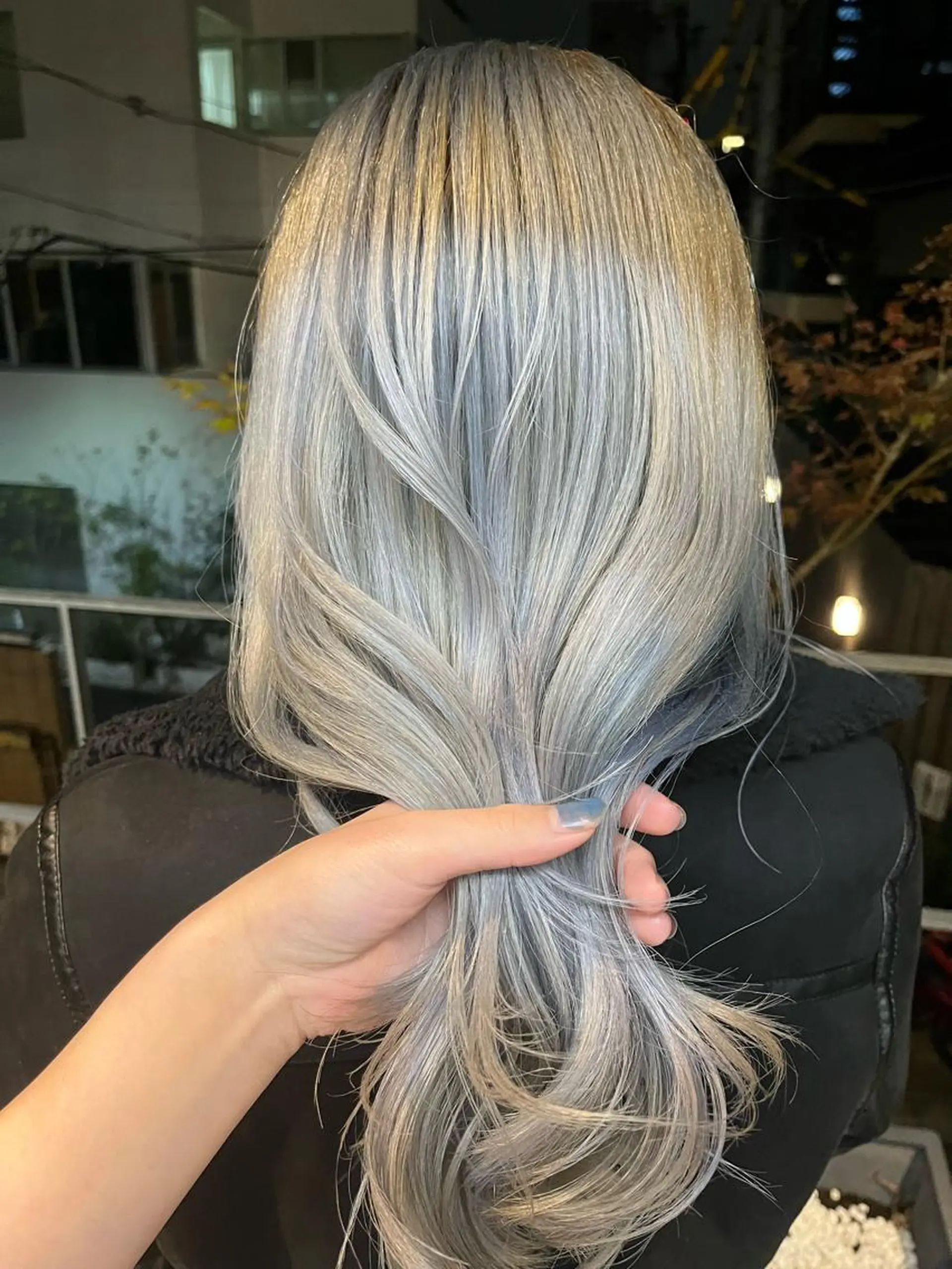 ロング カラー ヘアアレンジ ブリーチ ハイトーンカラー シルバー yuuna/ ハッシュカット🎀のヘアスタイル