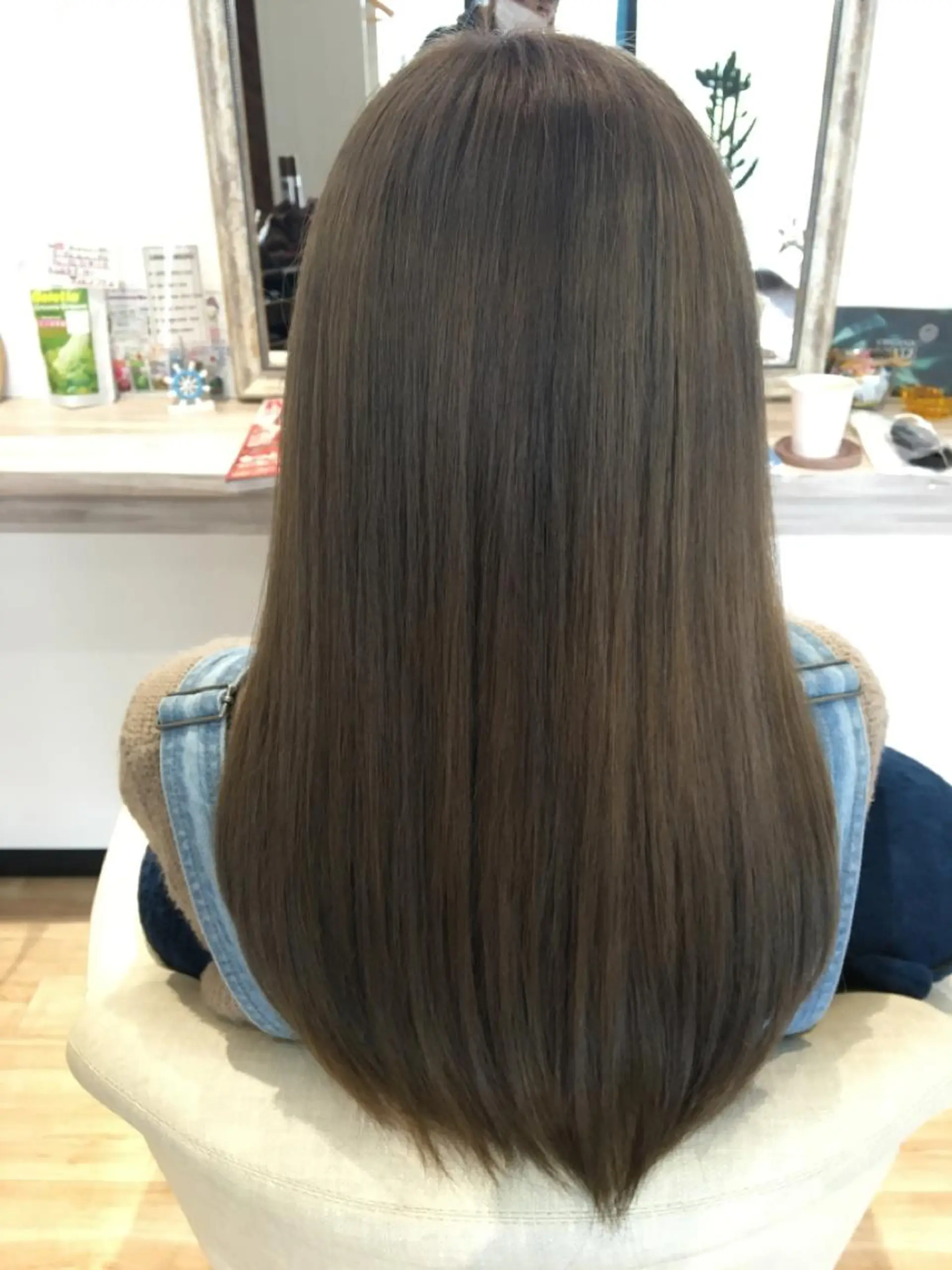 ロング カラー ブリーチ グレージュ Atelier所属・Atelier 大内のヘアスタイル