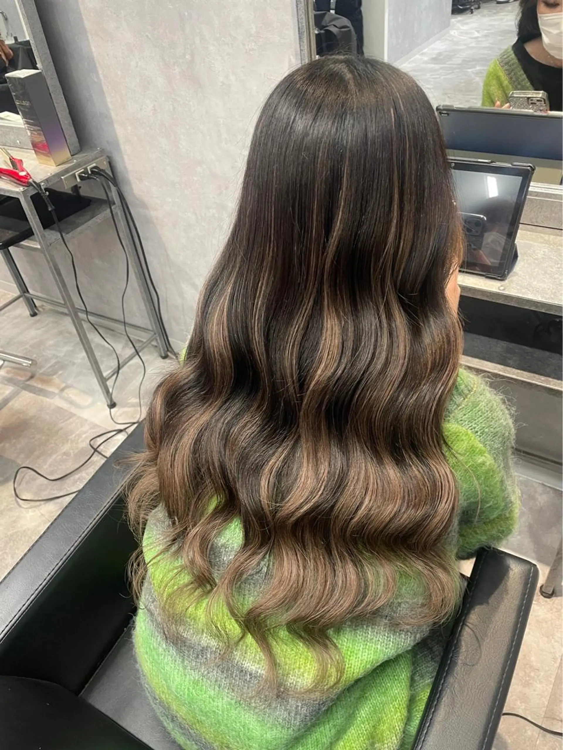 セミロング カラー mimiiy梅田 中崎町ハイトーンのヘアスタイル