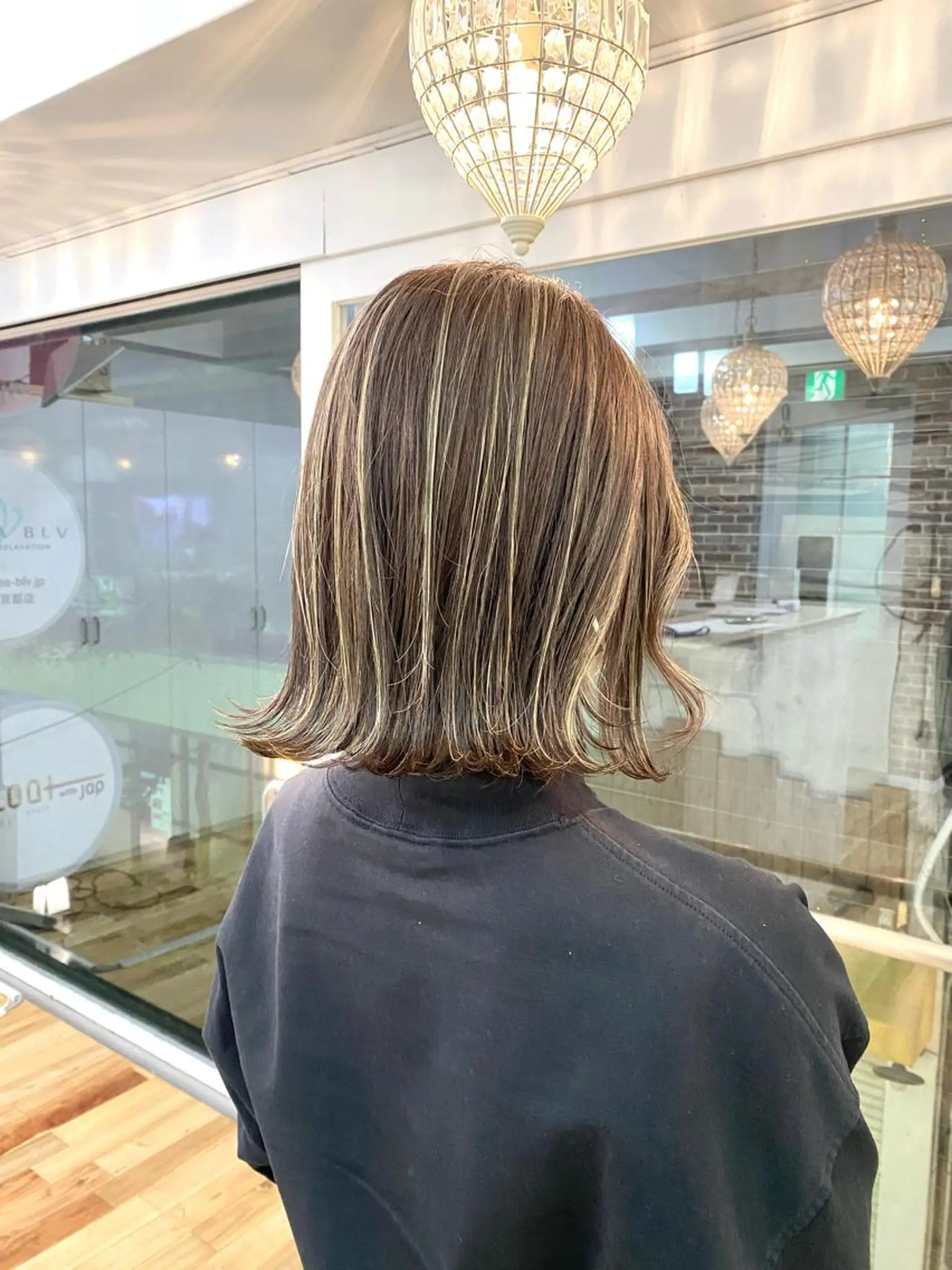 ショート ヘアカラー 岩尾 凪のヘアスタイル