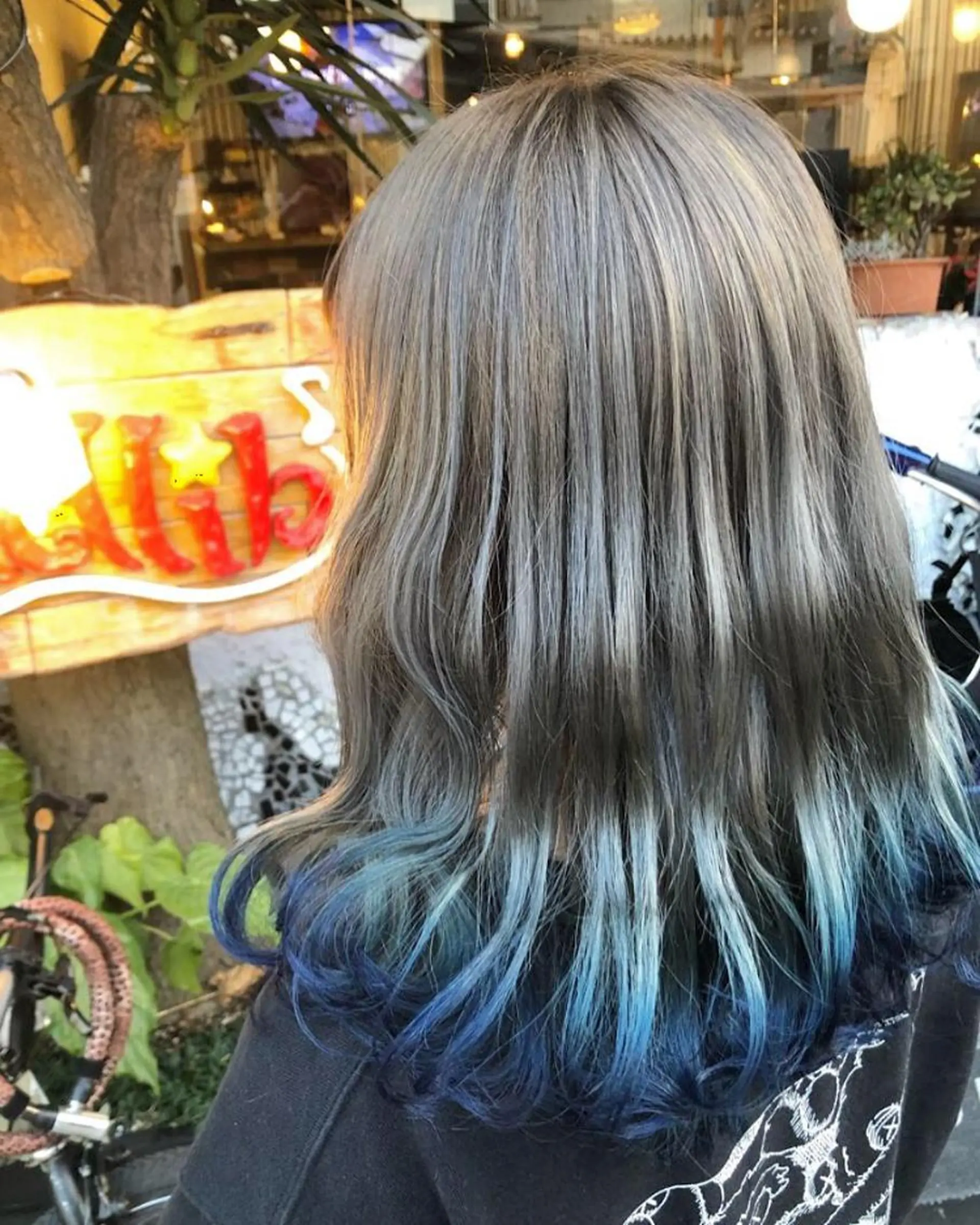 セミロング カラー グラデーションカラー ヘアカラー トリートメント 玉木 育実のヘアスタイル