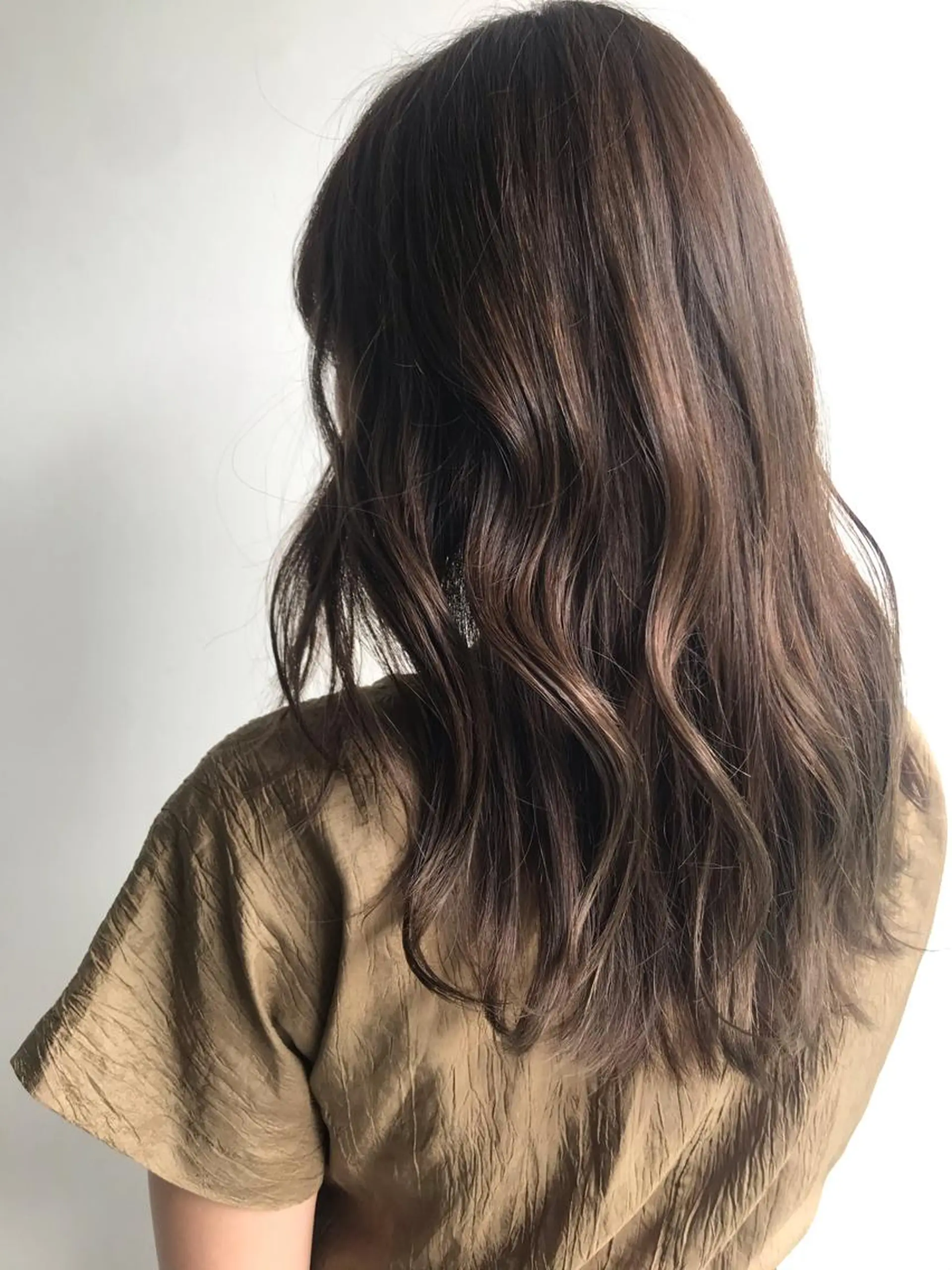 ロング カラー アッシュ ベージュカラー 透明感カラー イルミナカラー オリーブベージュ 🍃YURI 🍃のヘアスタイル