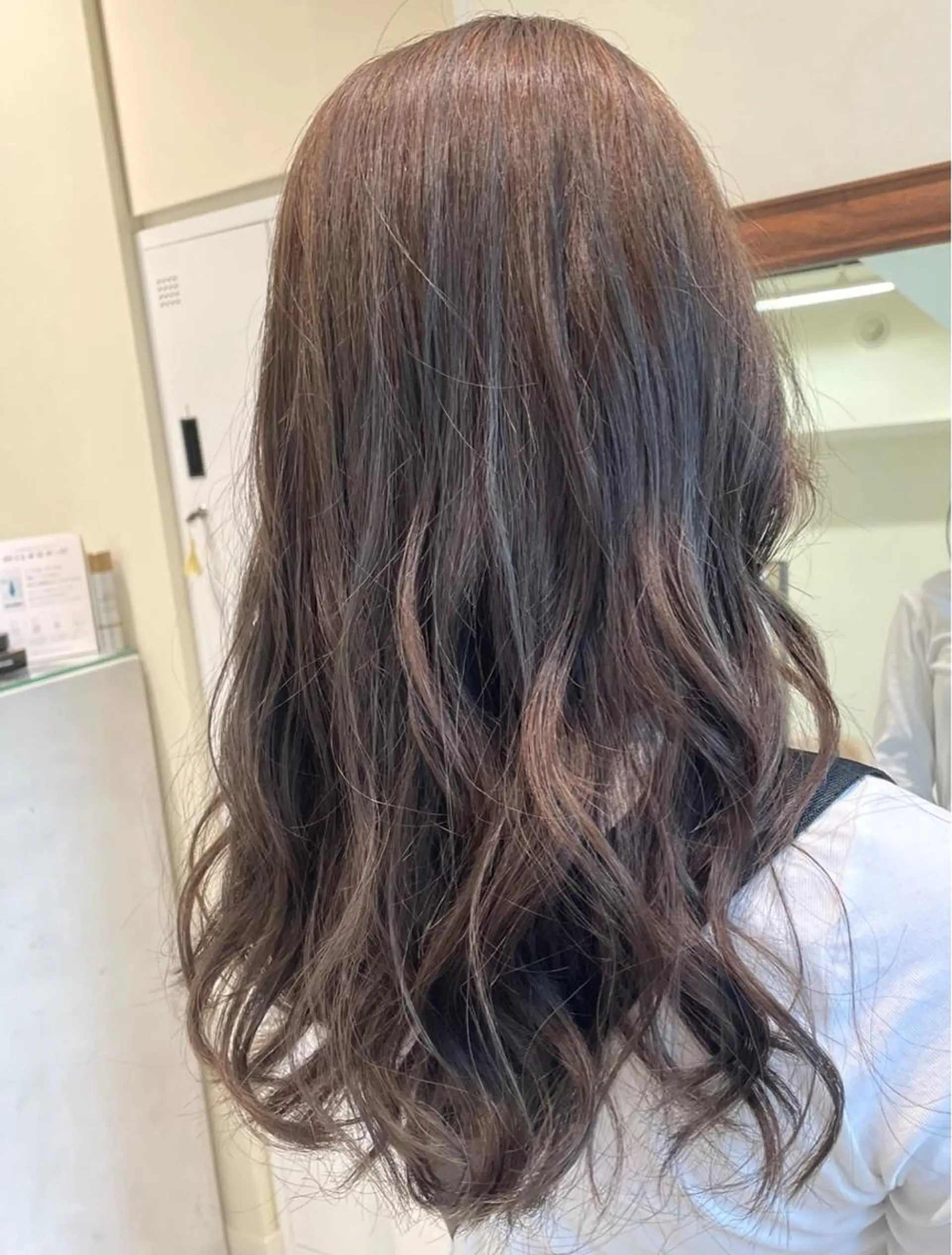 セミロング カラー ブリーチ 透明感カラー グレージュ ハイライトカラー オリーブグレージュ ボブ/インナーカラー /眉毛/Miyuのヘアスタイル