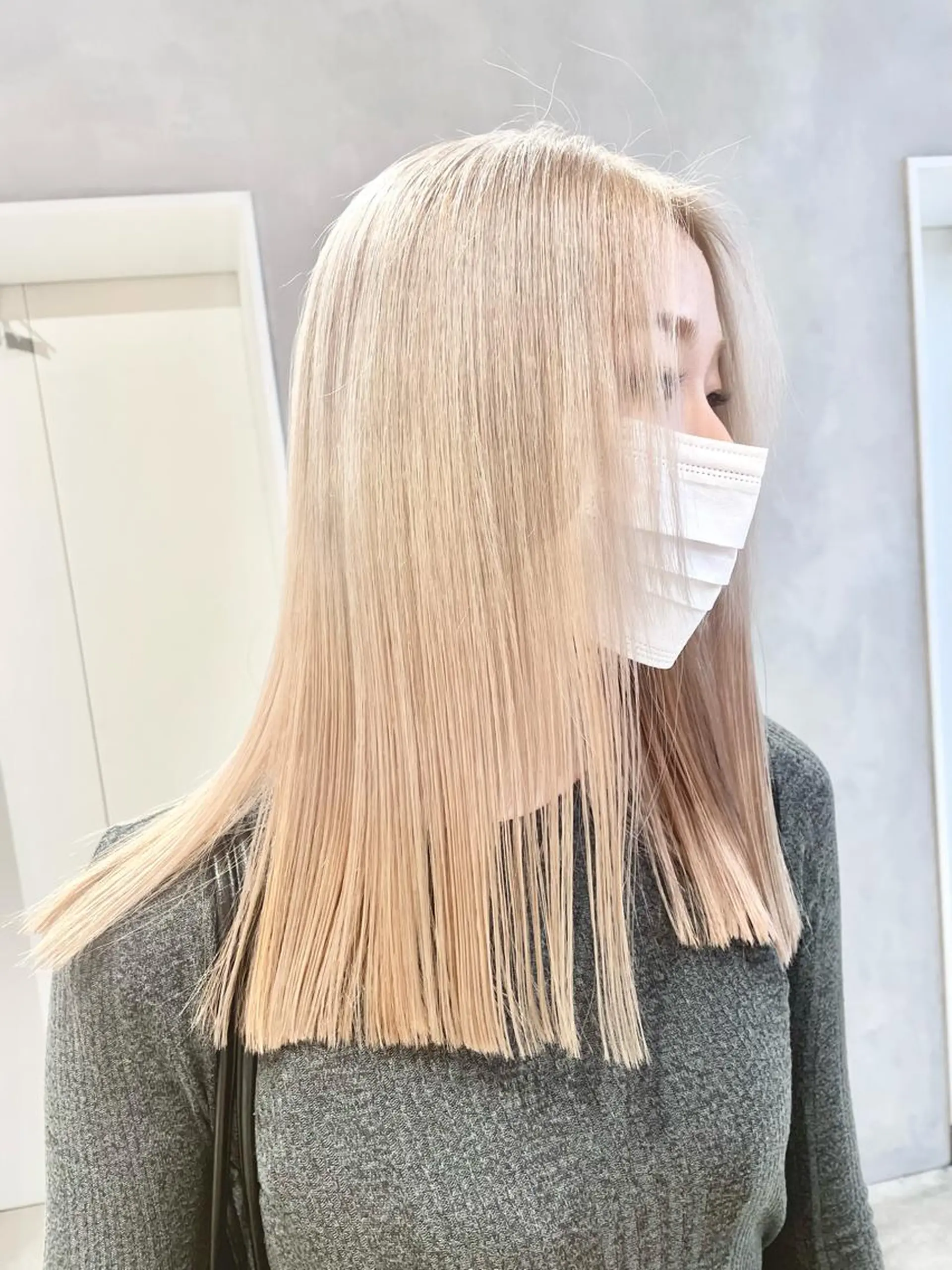 ロング カラー ベージュカラー ミルクティーベージュ ホワイトベージュ ハイトーン×レイヤー ／遠藤将太のヘアスタイル