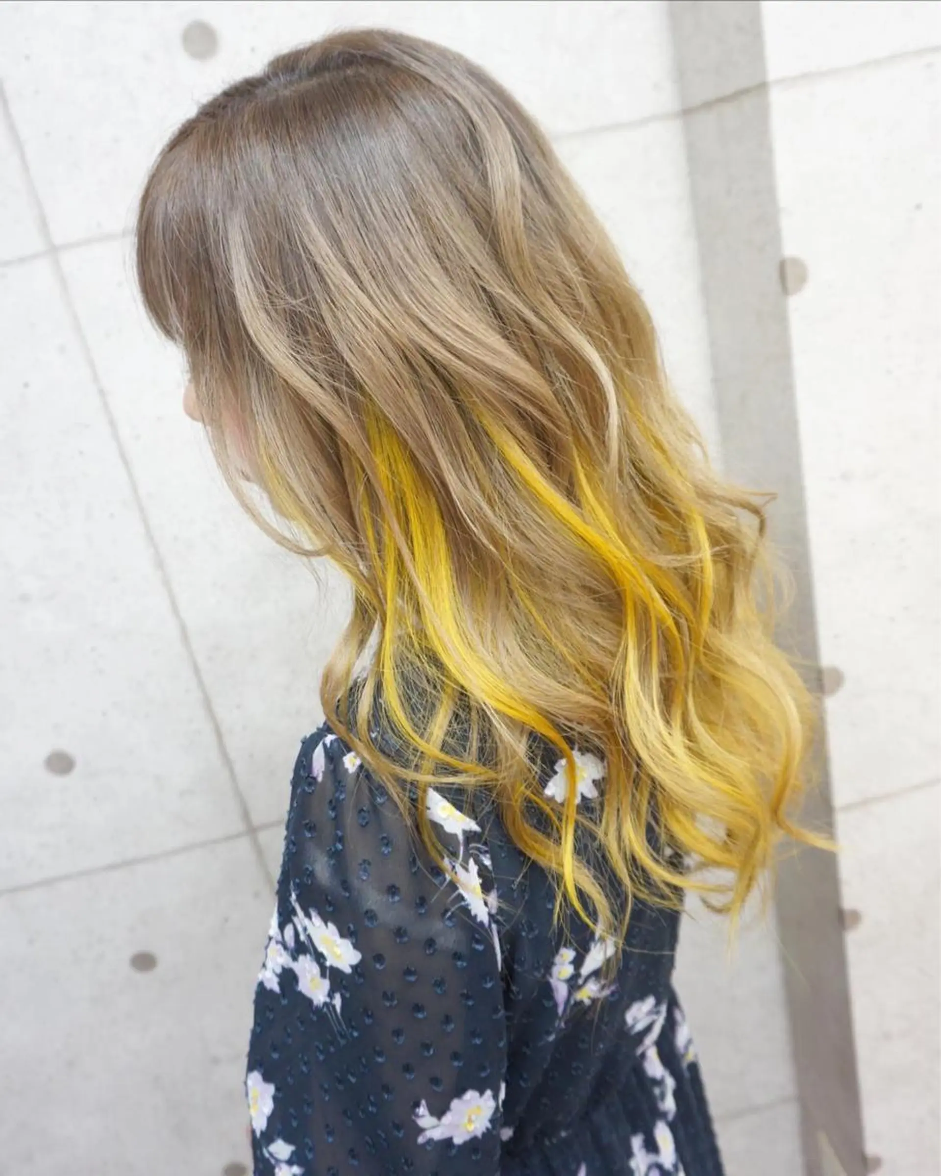 セミロング イエローカラー ハイライト カット ヘアカラー トリートメント hair teria ryu 大塚のヘアスタイル