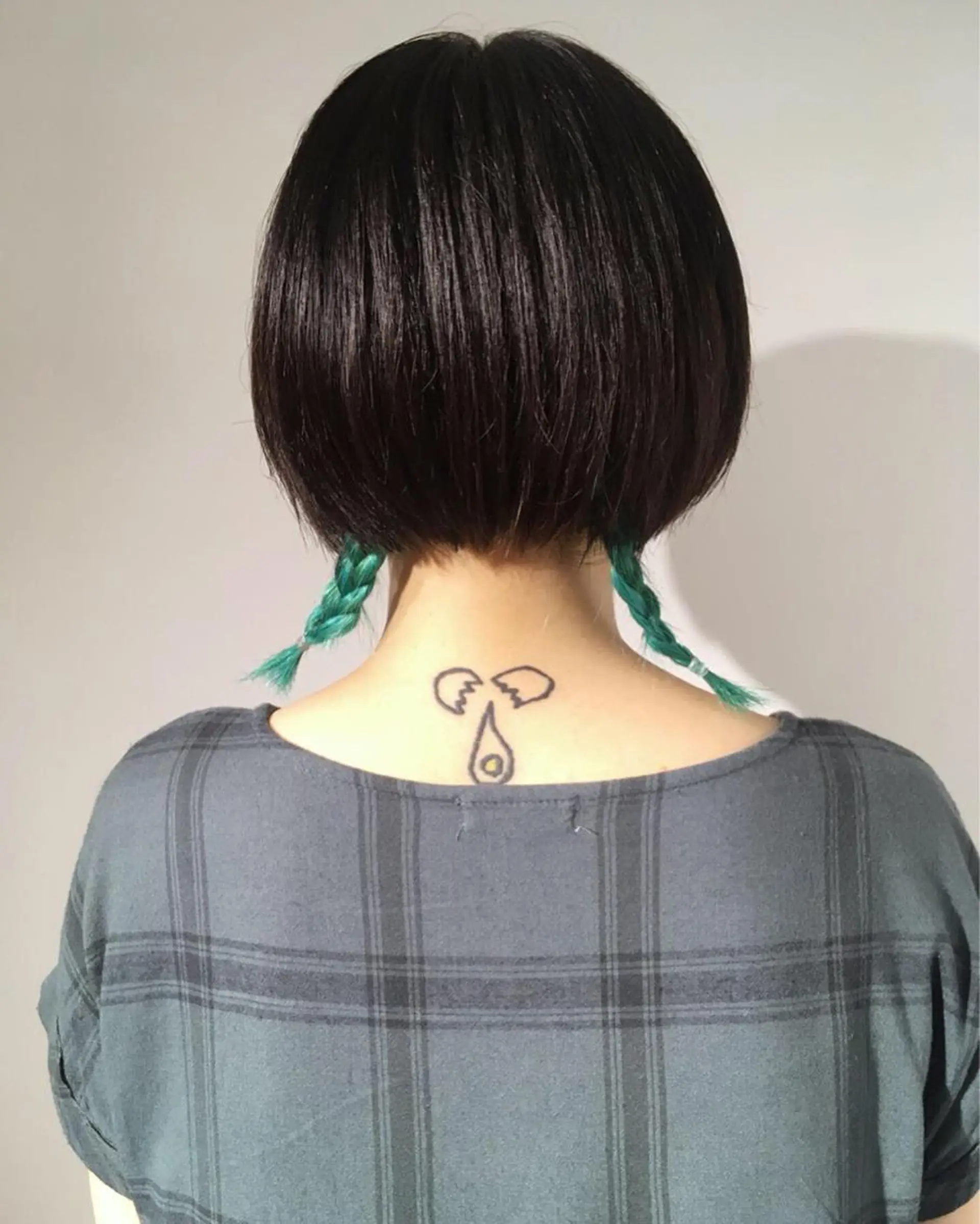 ショート カット ヘアカラー ヨナイ チヒロのヘアスタイル