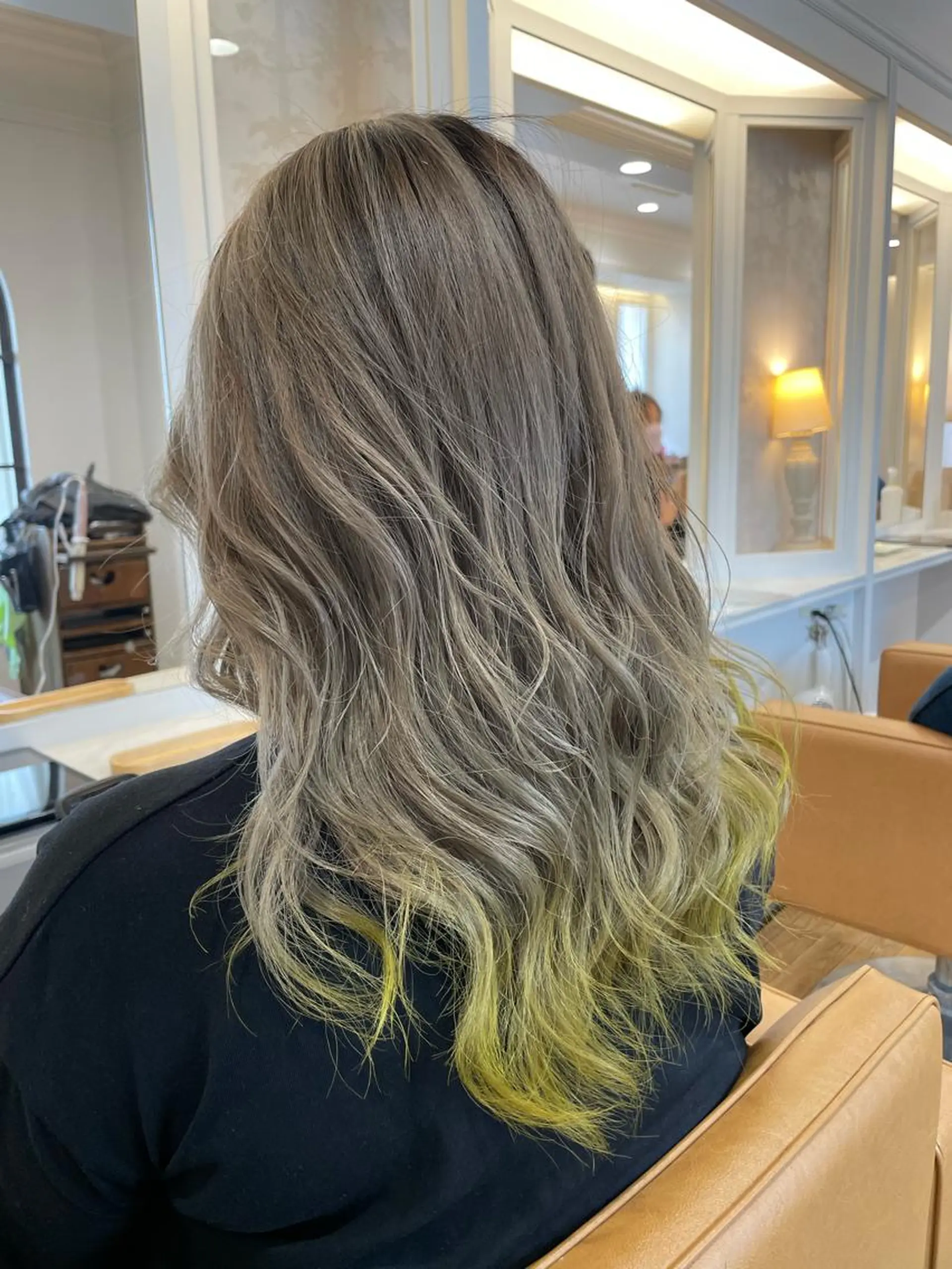 セミロング ヘアカラー トリートメント ブリーチ毛矯正.髪質 改善.髪にドラマをのヘアスタイル