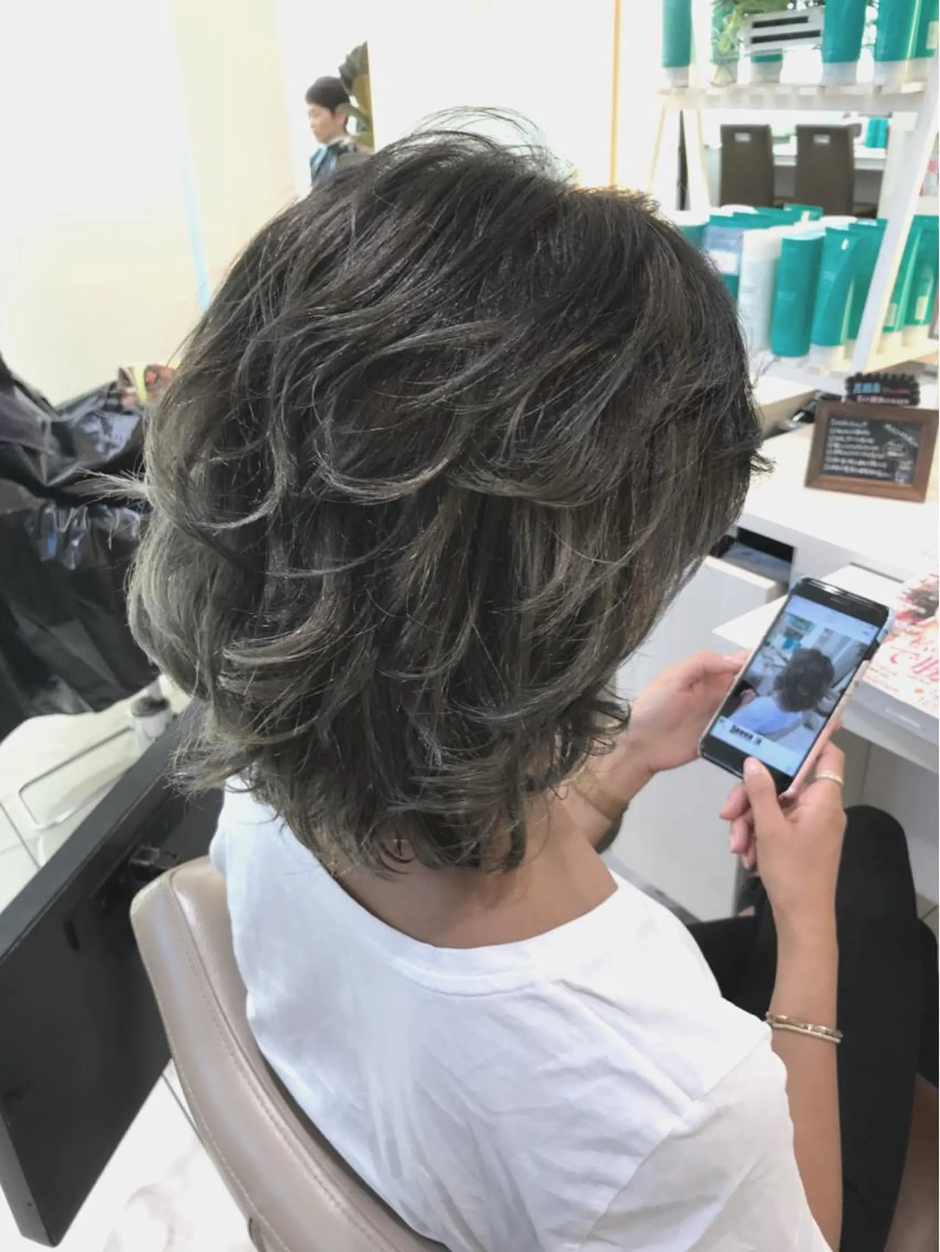 ショート カラー ボブレイヤー 透明感カラー グラデーションカラー グレージュ ハイライトカラー 山崎俊輔/髪質改善 /バレイヤージュのヘアスタイル