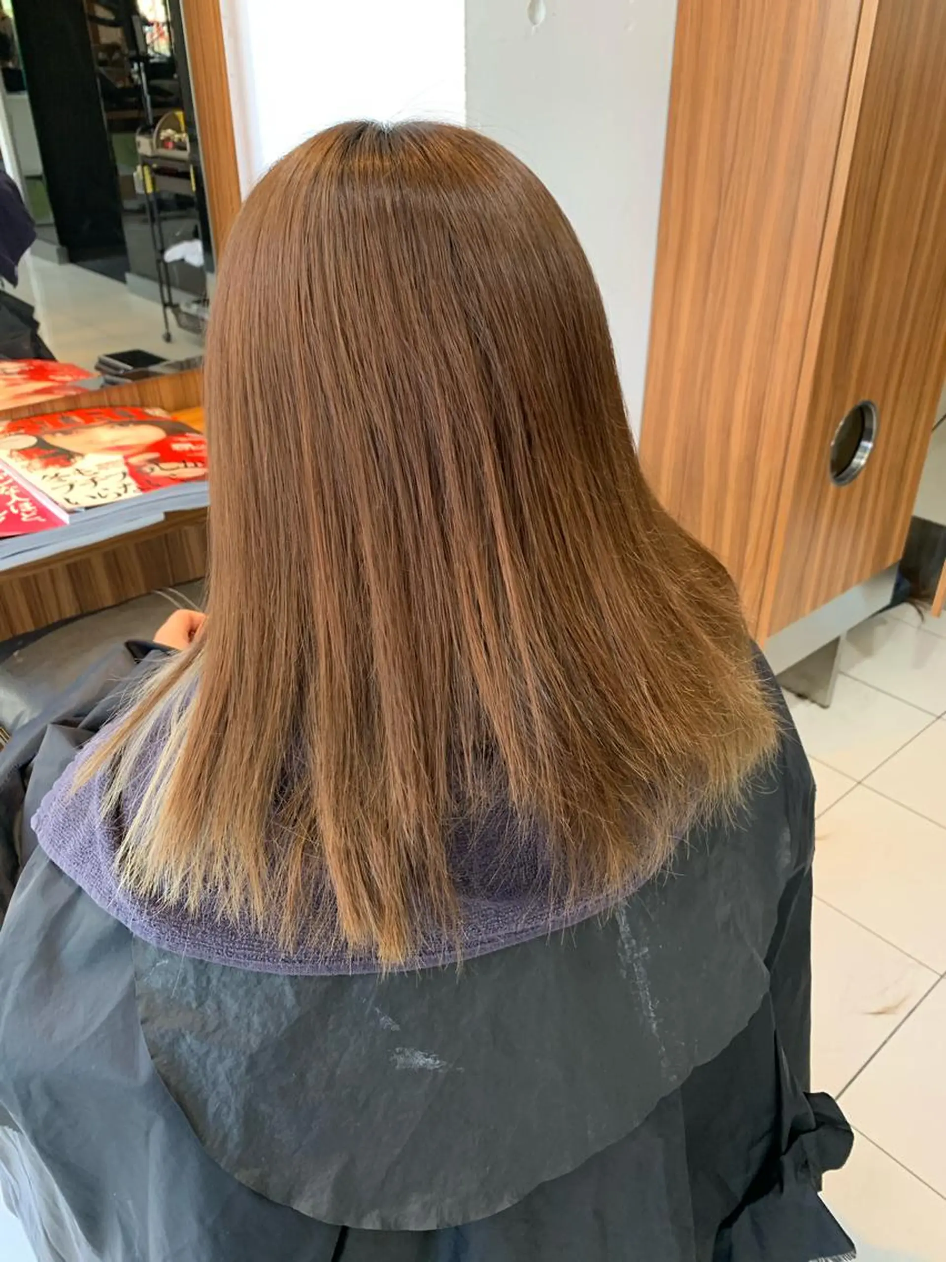 セミロング カラー 白髪ぼかしハイライト 柳川拓哉のヘアスタイル