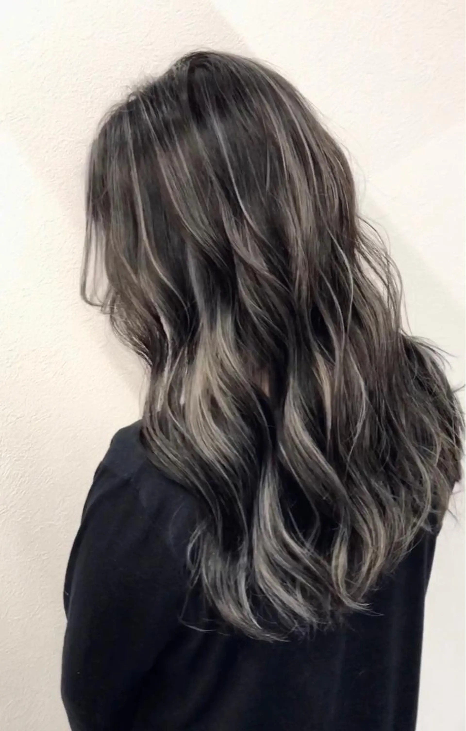 セミロング カラー ヘアアレンジ バレイヤージュ デザインカラー ハイライトカラー 外国人風カラー ハイライト カット ヘアカラー トリートメント アンドウ ユウ/ レイヤーカット/韓国のヘアスタイル