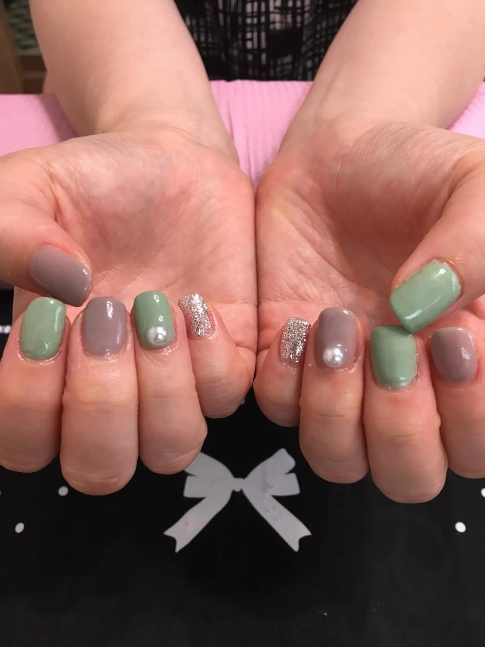 ネイル アートネイル グリーン シルバー 🌈KANÅKO 🌈のネイルデザイン