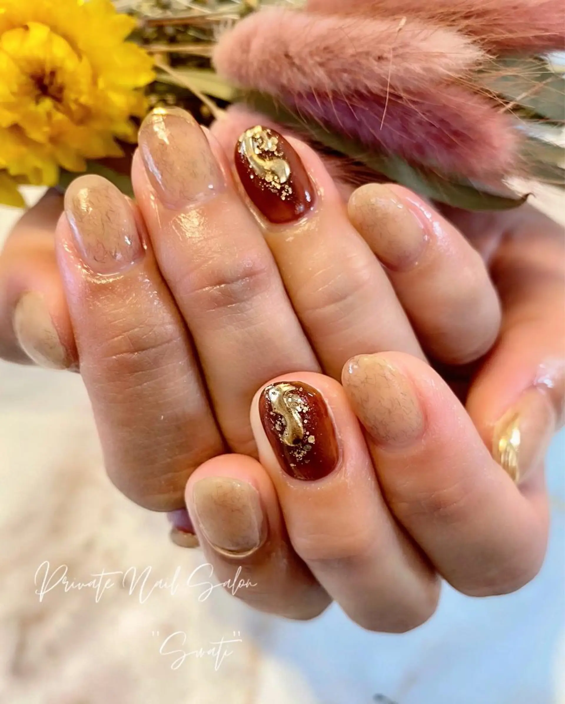 ネイル アートネイル ミラーネイル ニュアンスネイル オフィスネイル 冬ネイル yuko （ネイリスト）のネイルデザイン