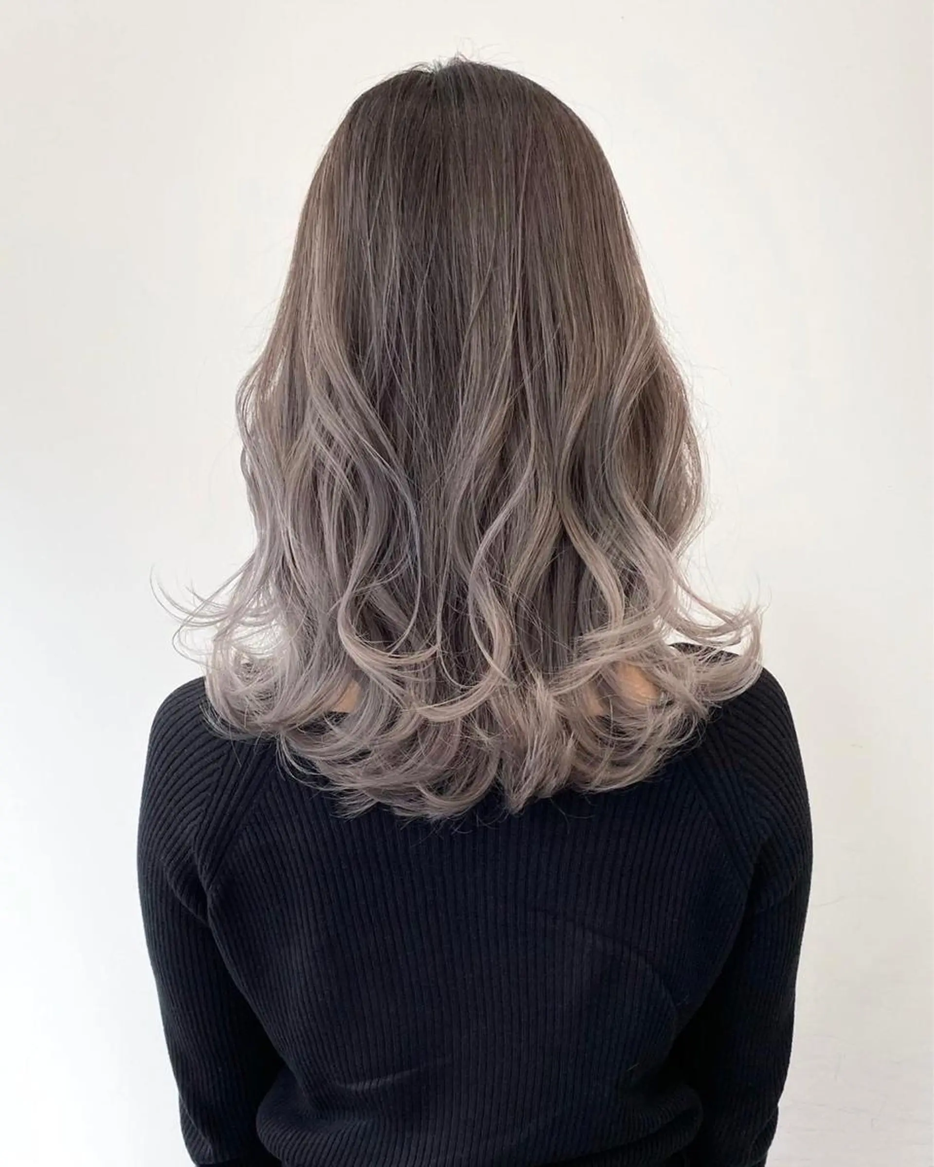 ミディアム カラー グラデーションカラー シルバー カット ヘアカラー トリートメント 【公式】amble luxe池袋東口🩷のヘアスタイル