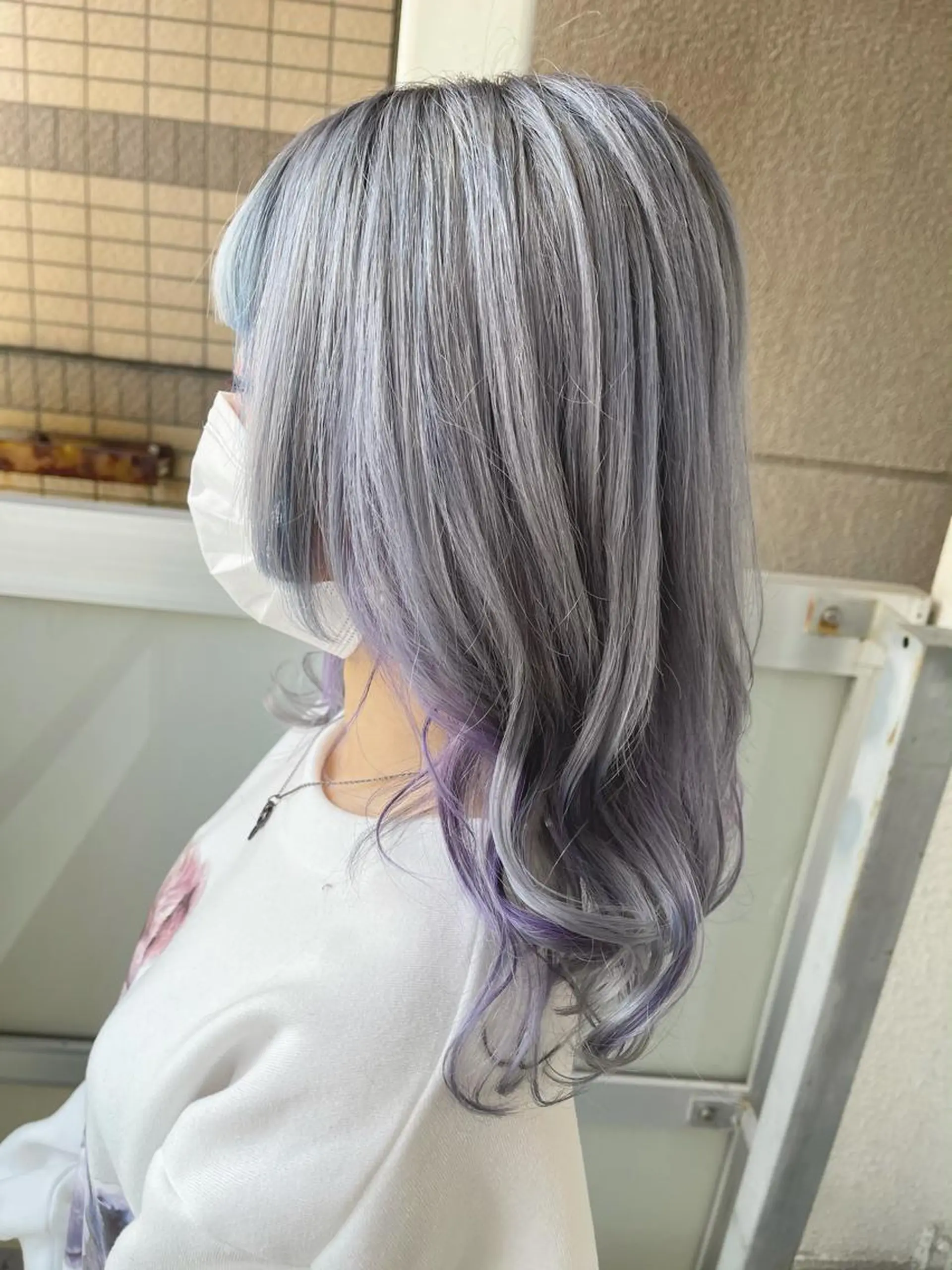 セミロング カラー 岩谷/ブリーチ 🪽透明感カラーのヘアスタイル