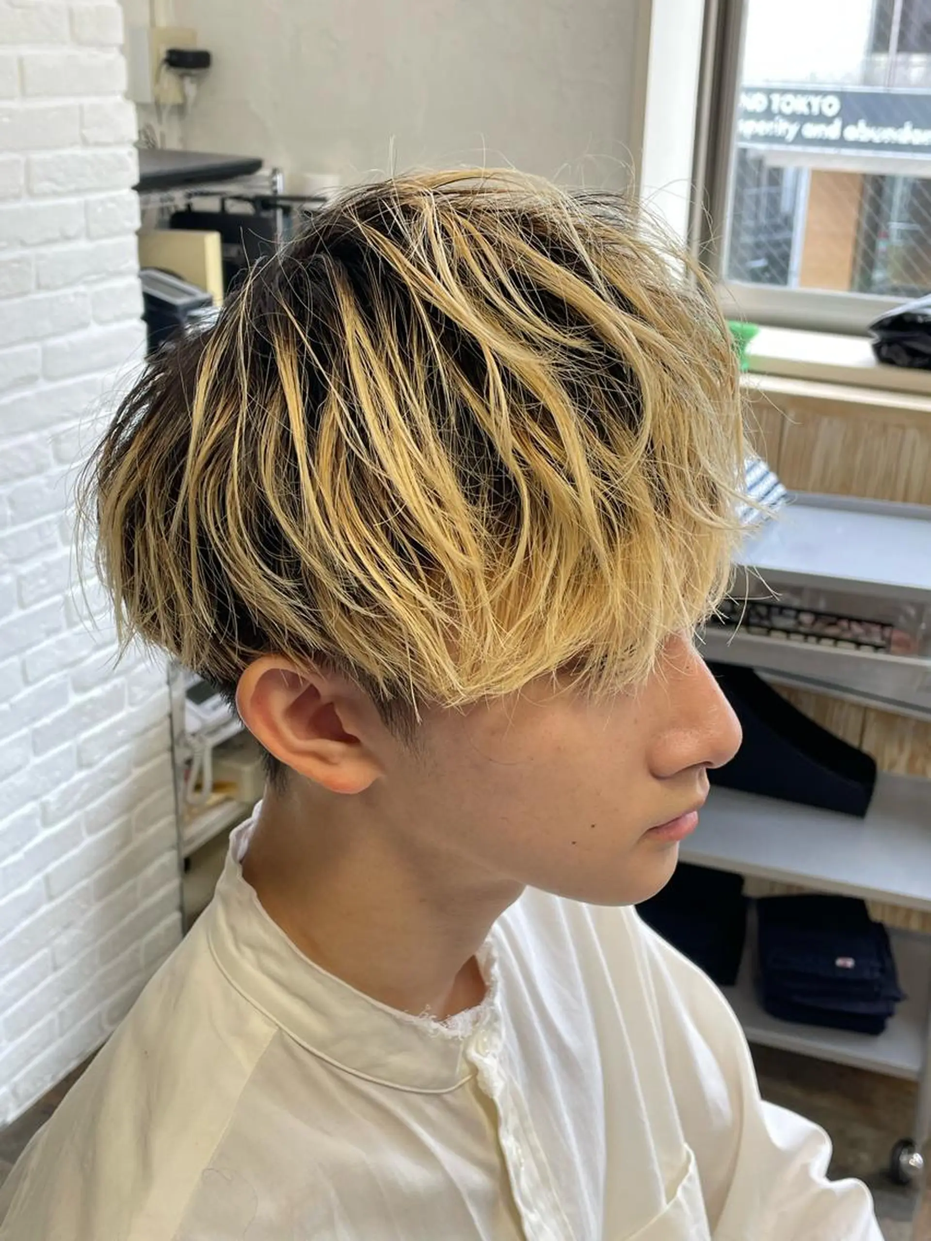 メンズ マッシュ カット 榎戸 怜真のヘアスタイル