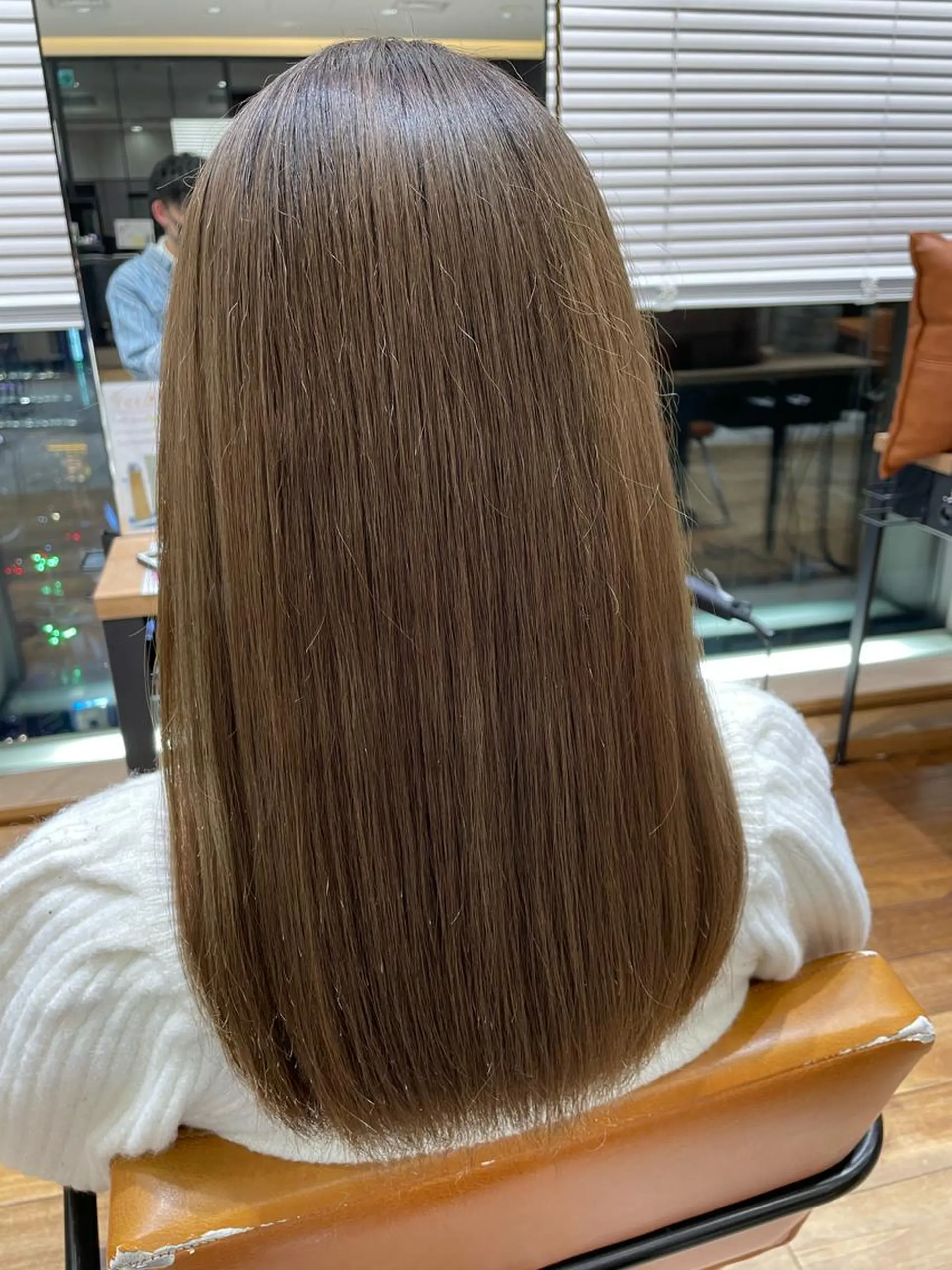 セミロング くびれヘア 髪質改善 縮毛矯正 カット ヘアカラー トリートメント 前髪顔まわりカット 🌈中村海聖のヘアスタイル