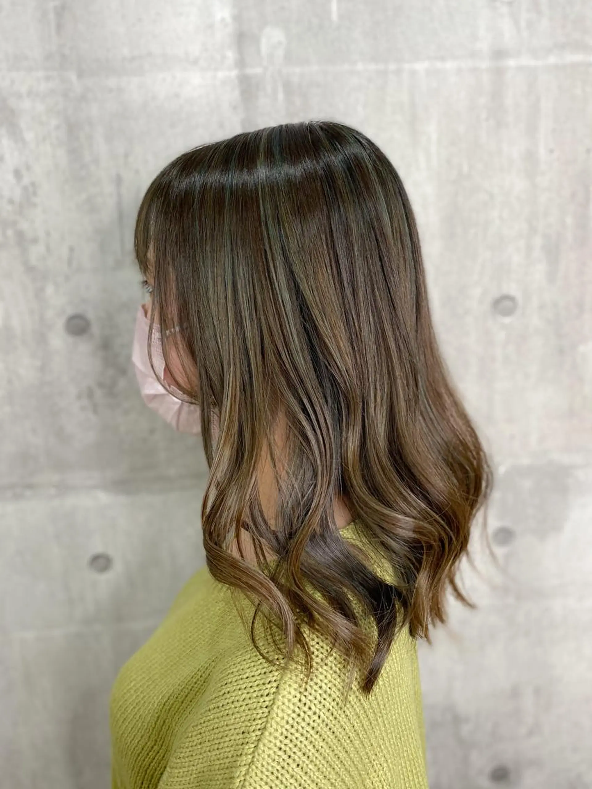 セミロング カラー ハイライトカラー ハイライト 【透明感、艶髪】西村 有司のヘアスタイル