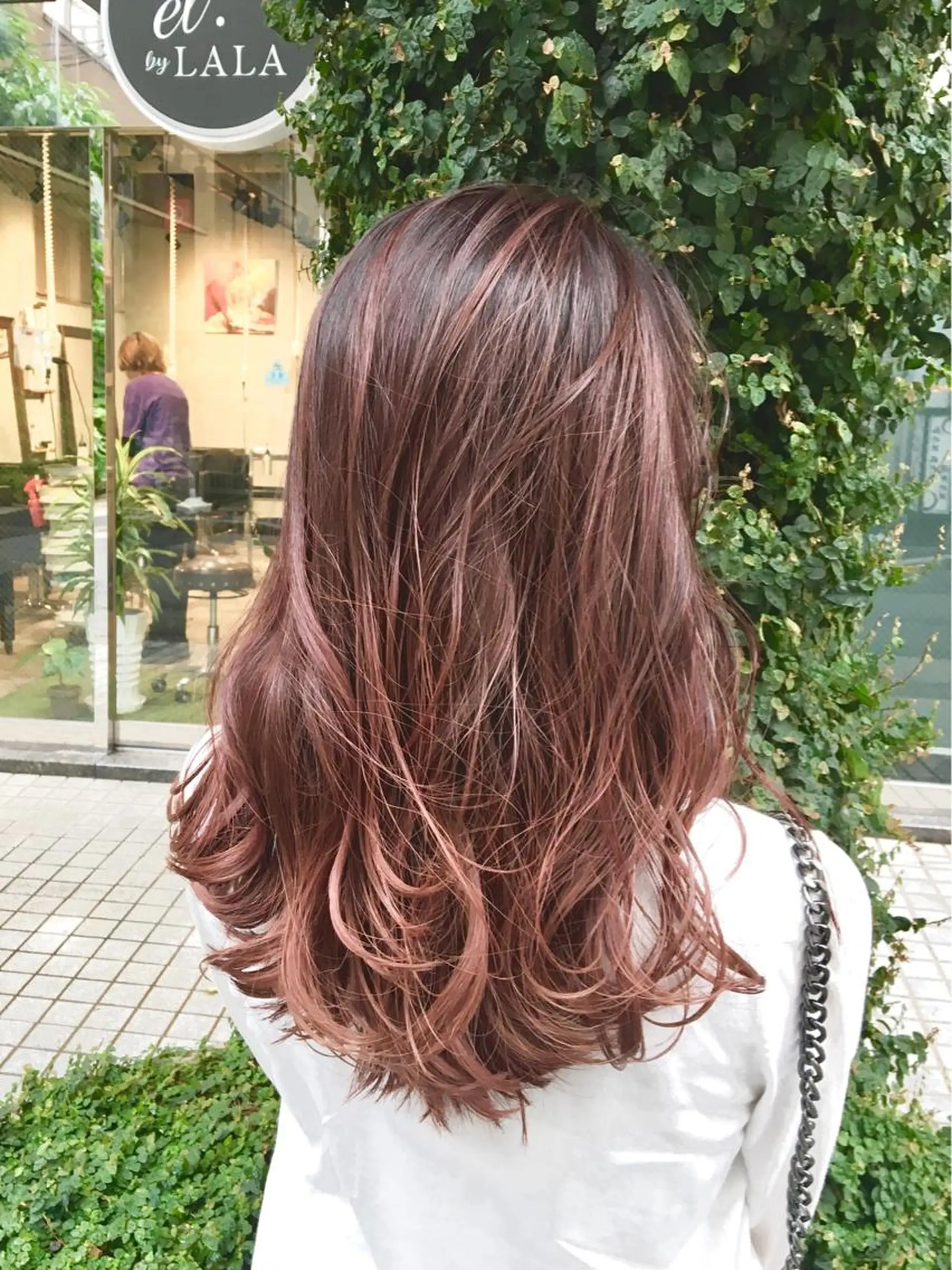 ロング カラー グラデーションカラー ハイライトカラー ピンクカラー バイオレットカラー ハイライト ハイトーン/レイヤー /ウルフ⭐️永田⭐️のヘアスタイル