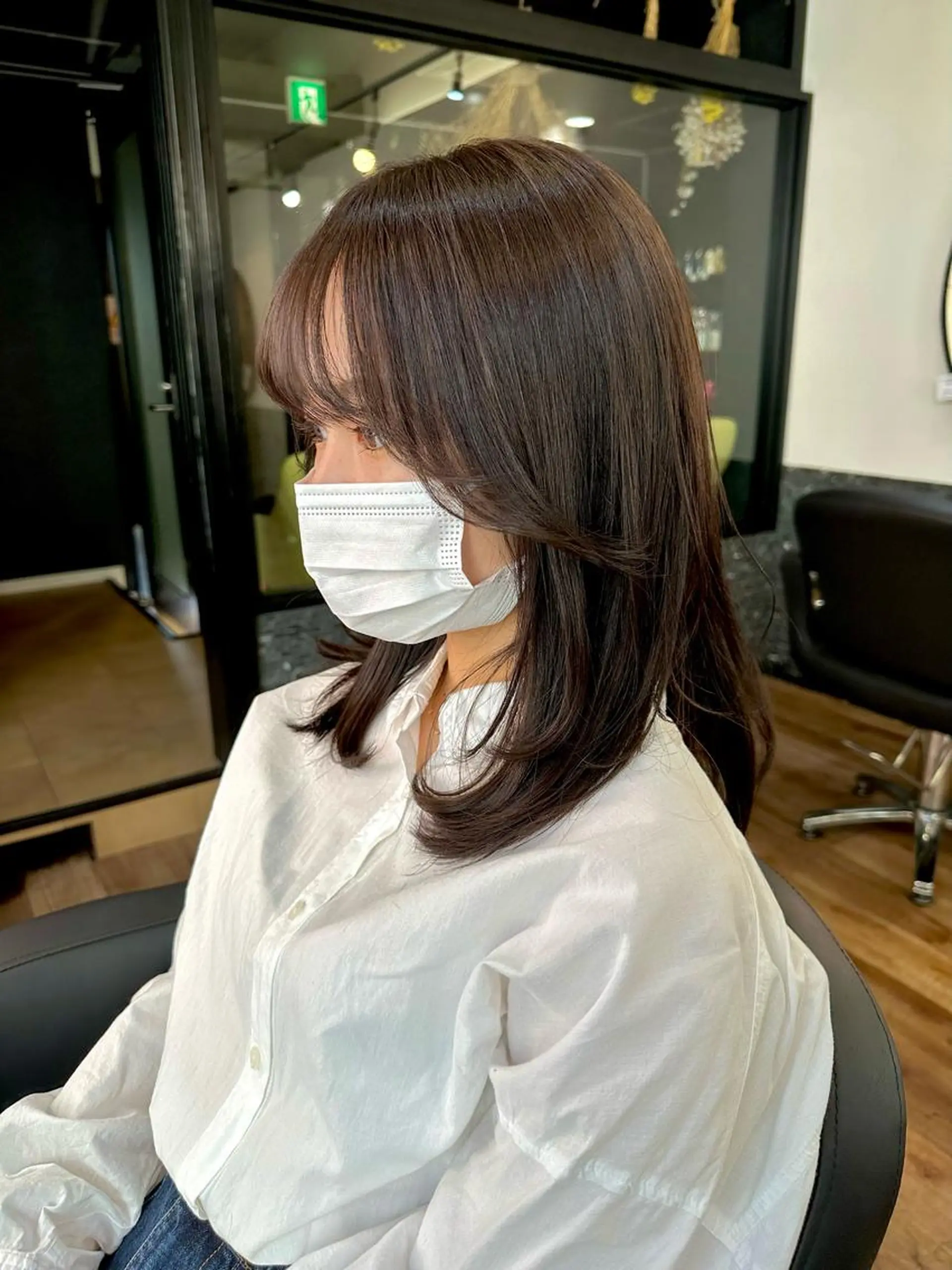 ミディアム カラー ベージュカラー ブリーチ ケアブリーチ イヤリングカラー インナーカラー 大人可愛いレイヤー 大田のヘアスタイル